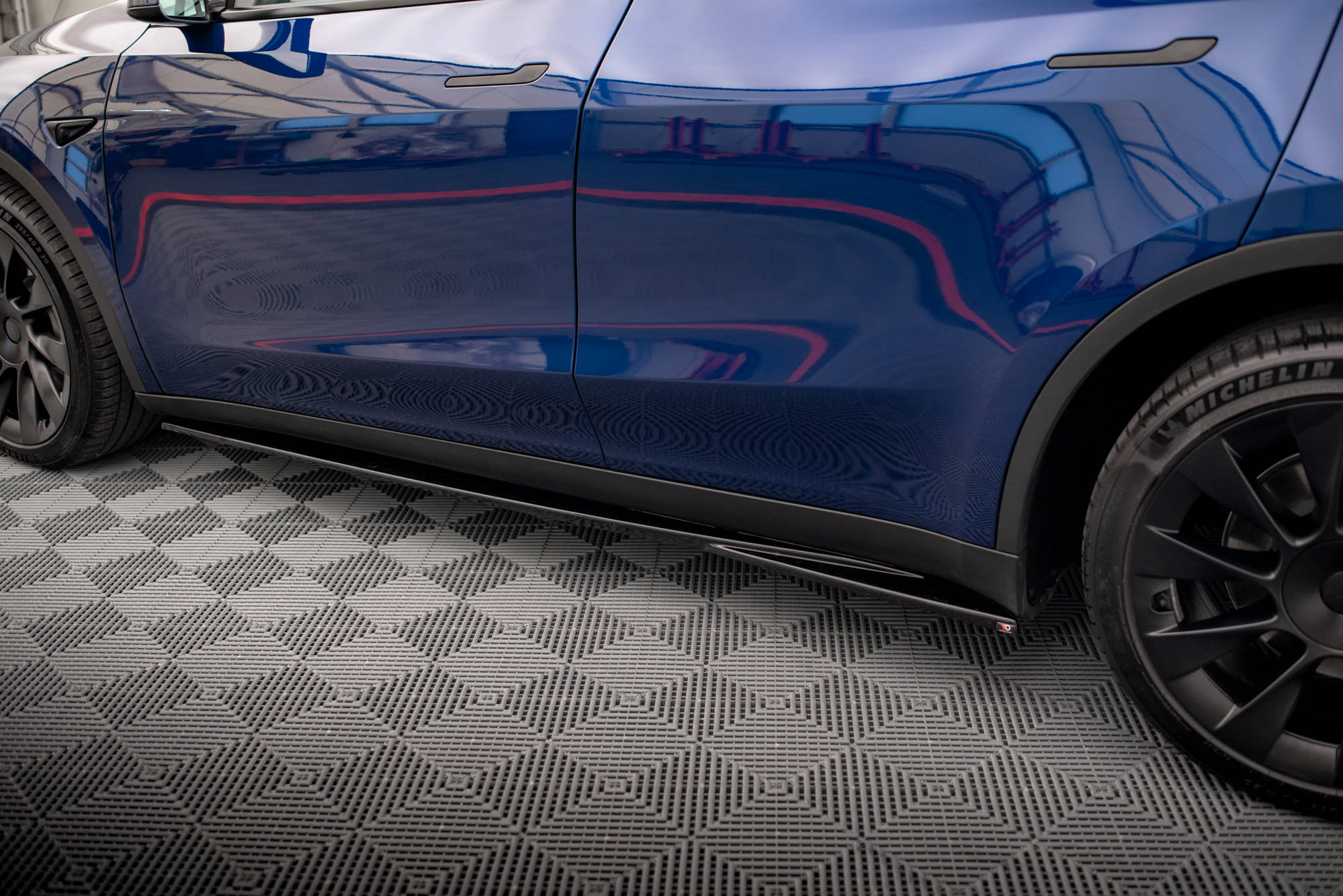 Side Skirts Diffusers V.1 Tesla Model Y - 4
