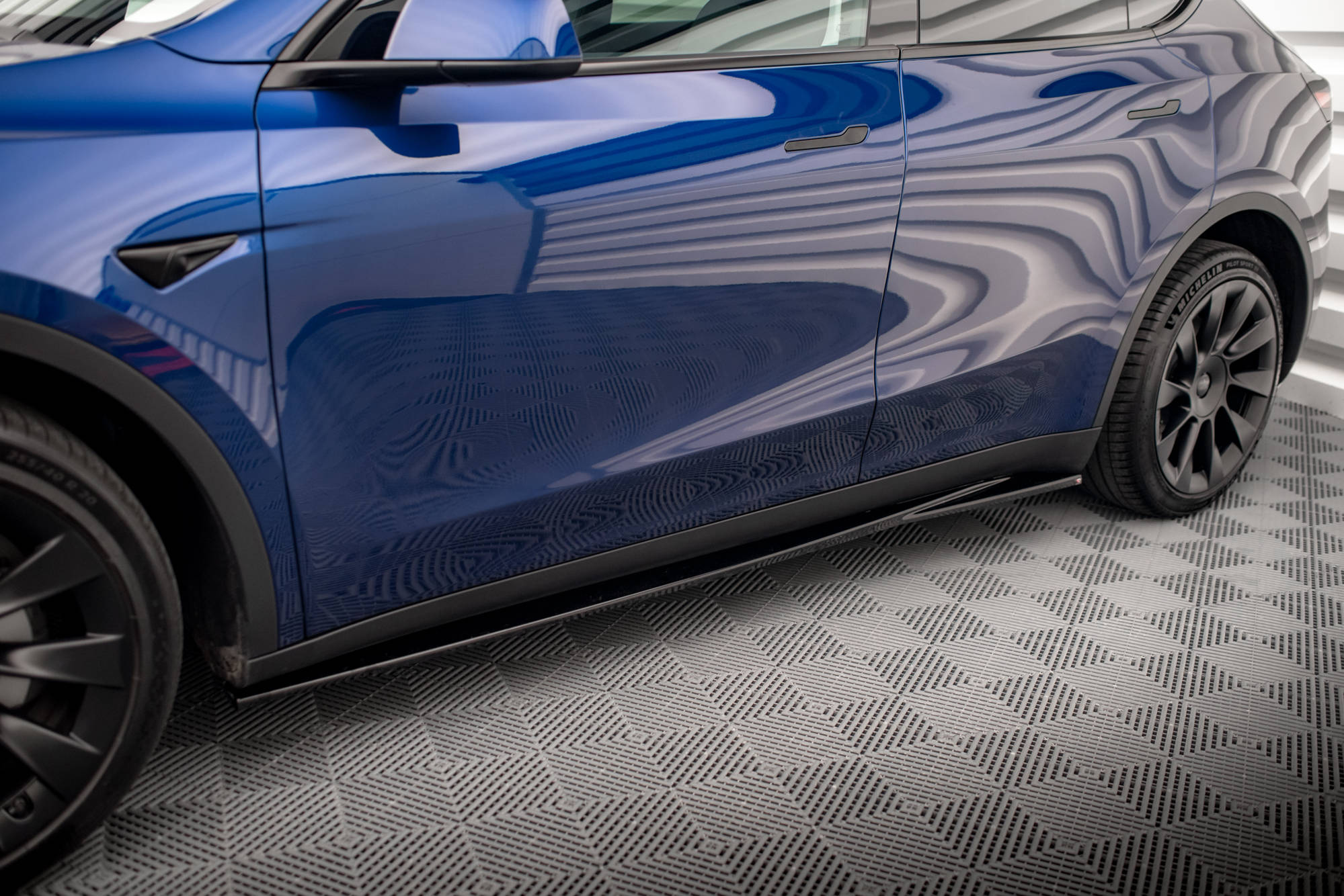 Side Skirts Diffusers V.1 Tesla Model Y - 3