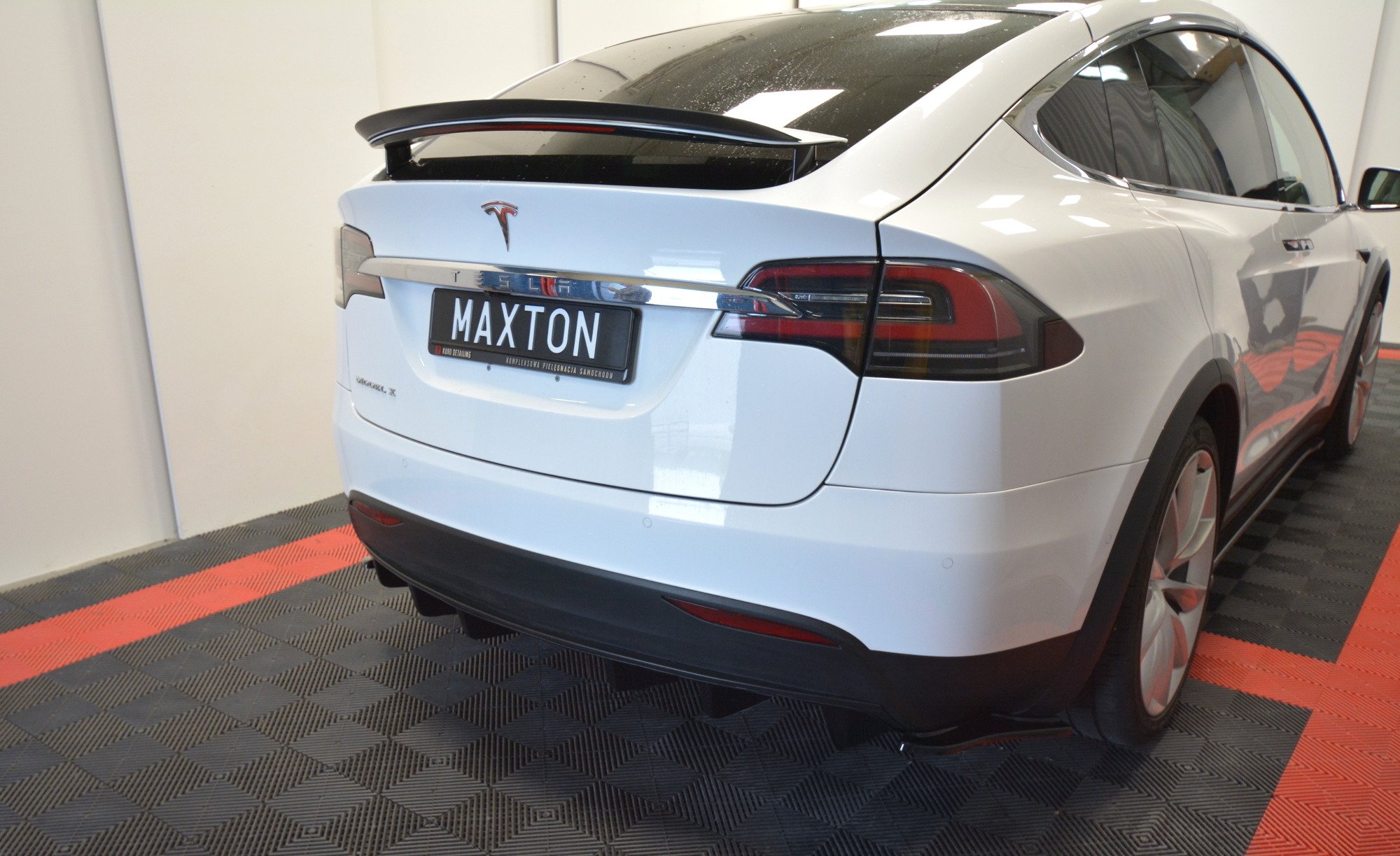Spoiler CAP V.2 Tesla Model X - 3