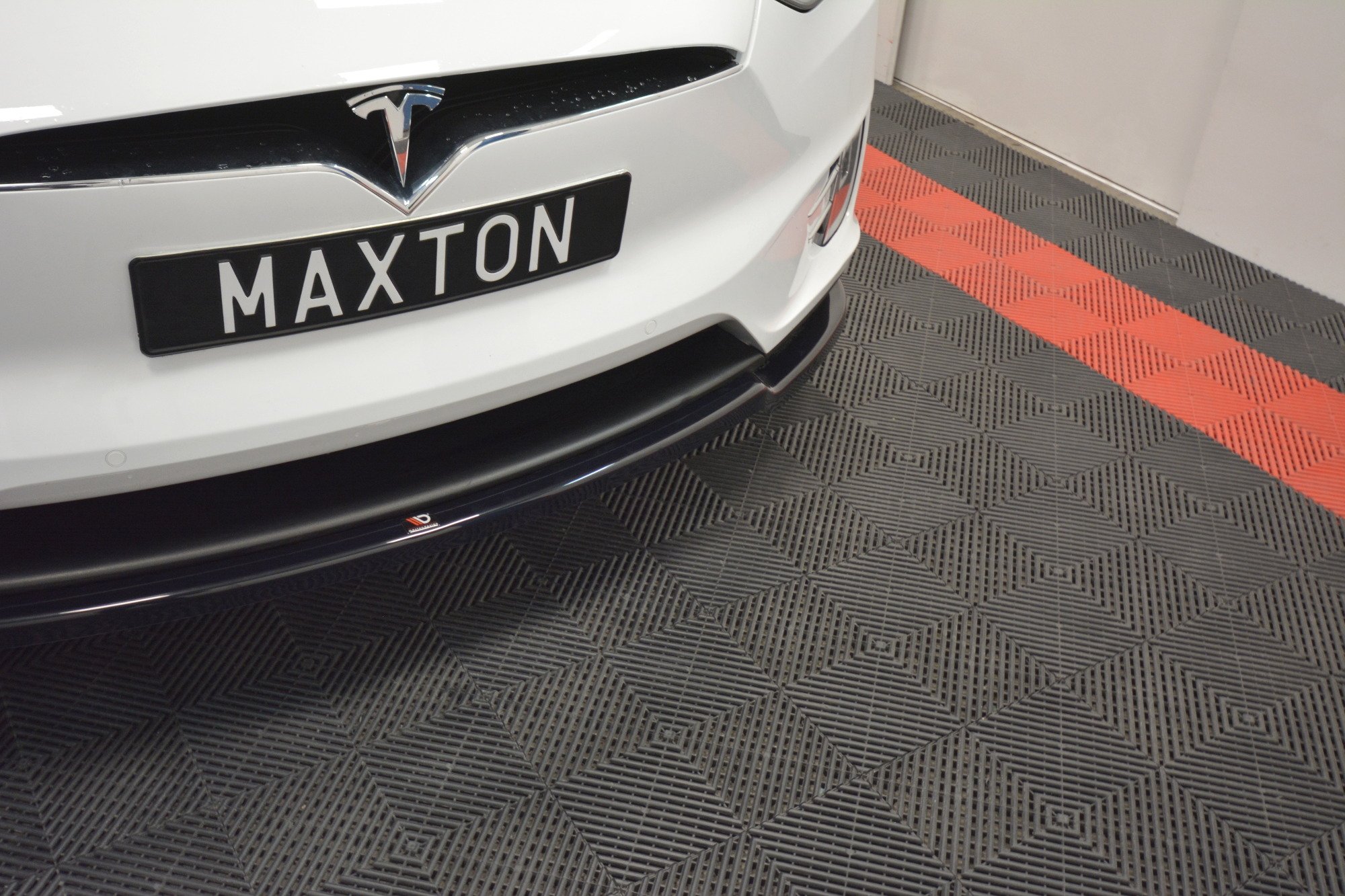 Front Splitter V.1 Tesla Model X (2015-) - 3