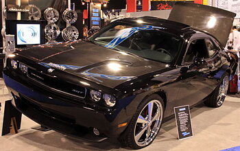 DODGE CHALLENGER 09-10 SEIBON OEM CARBON HOOD