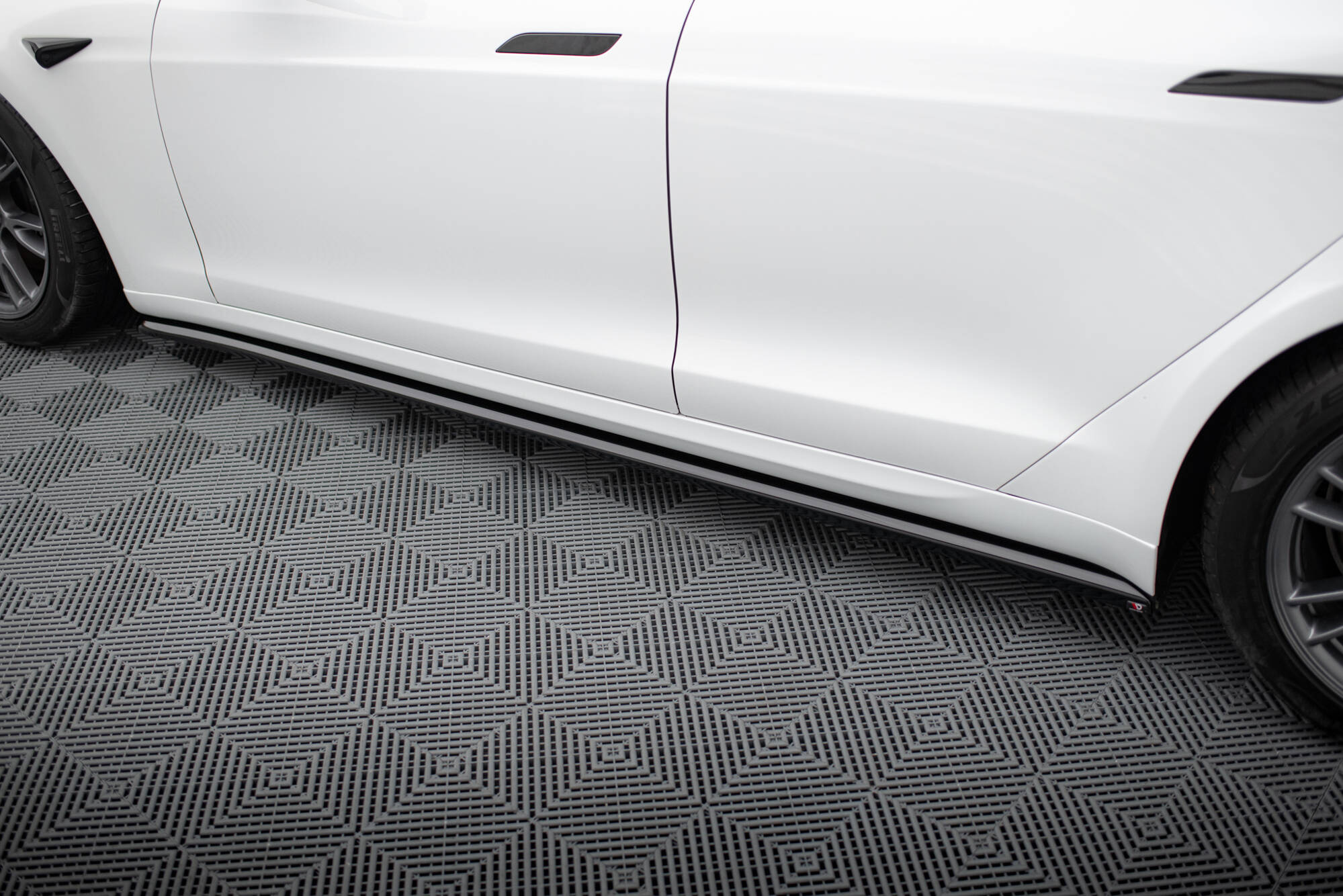 Side Skirts Diffusers V.2 Tesla Model S Plaid Mk1 Facelift - 3