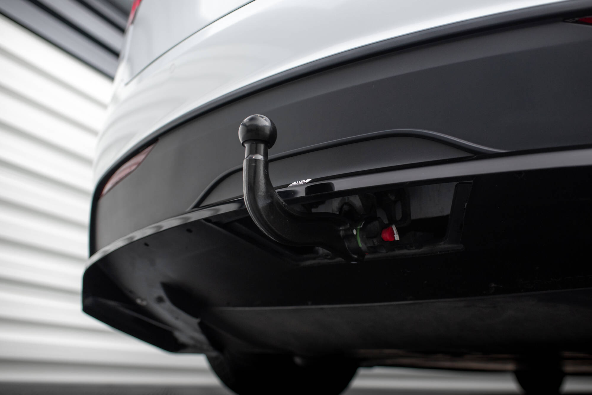 Central Rear Splitter (Vertical Bars) Tesla Model X Mk1 Facelift - 7
