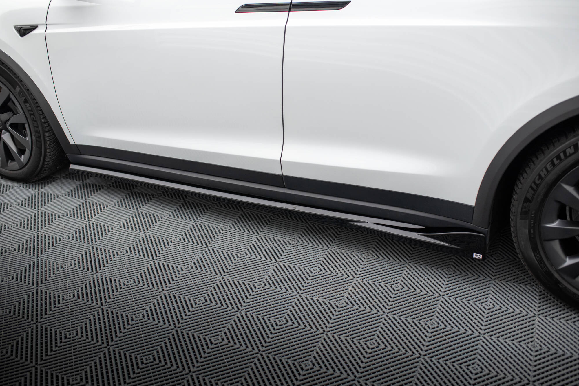 Side Skirts Diffusers Tesla Model X Mk1 Facelift - 4