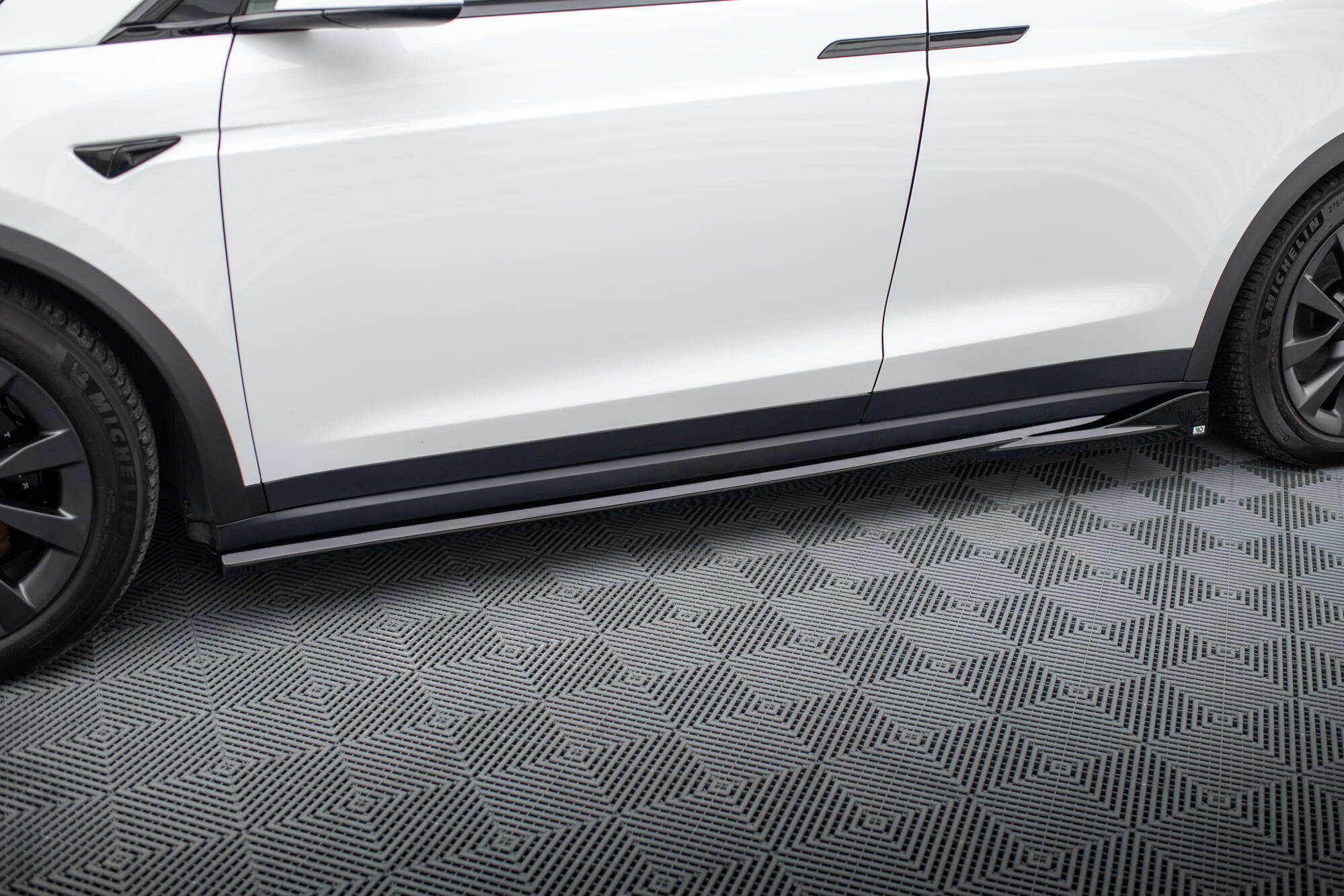 Side Skirts Diffusers Tesla Model X Mk1 Facelift - 3