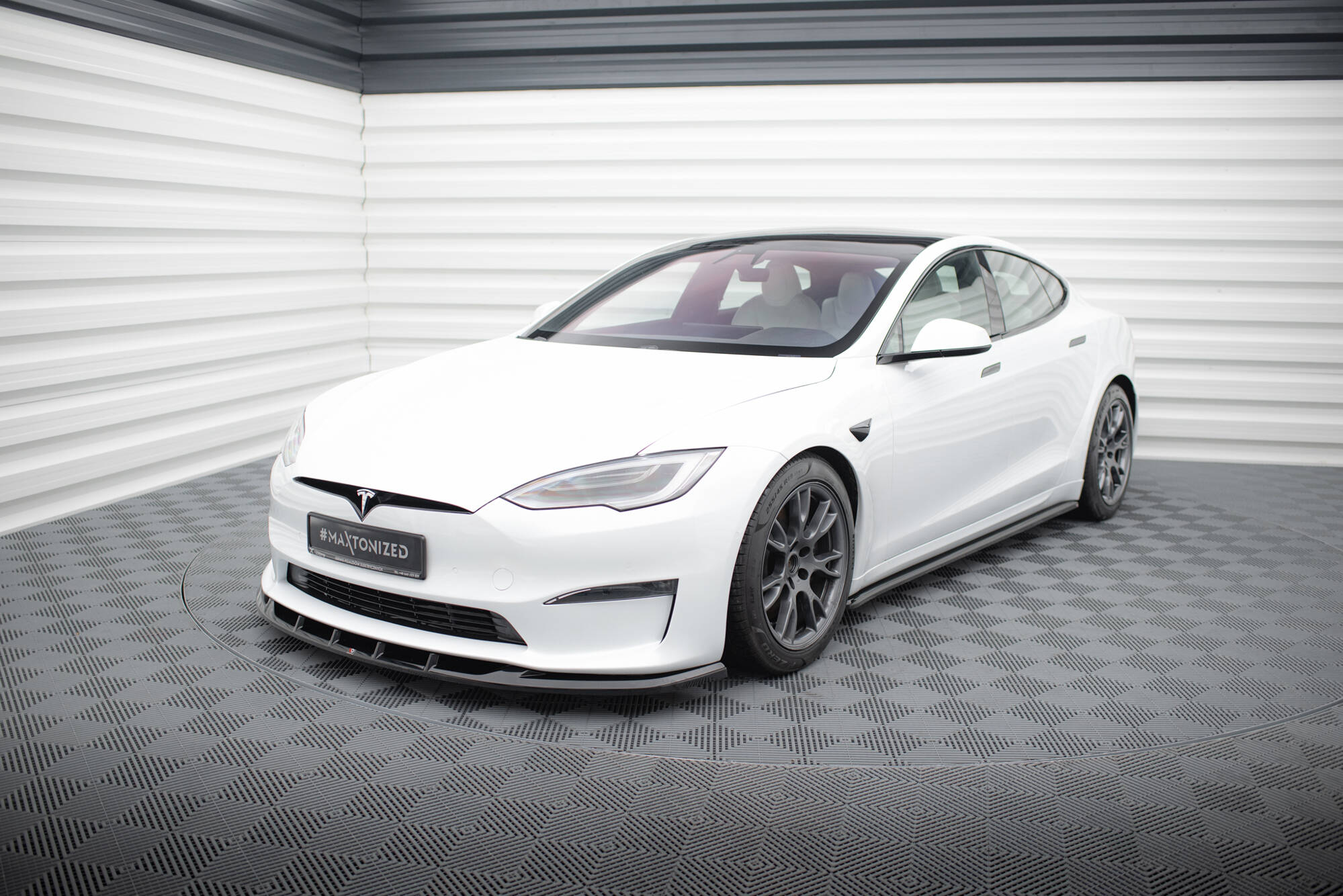 Front Splitter V.3 Tesla Model S Plaid Mk1 Facelift - 5