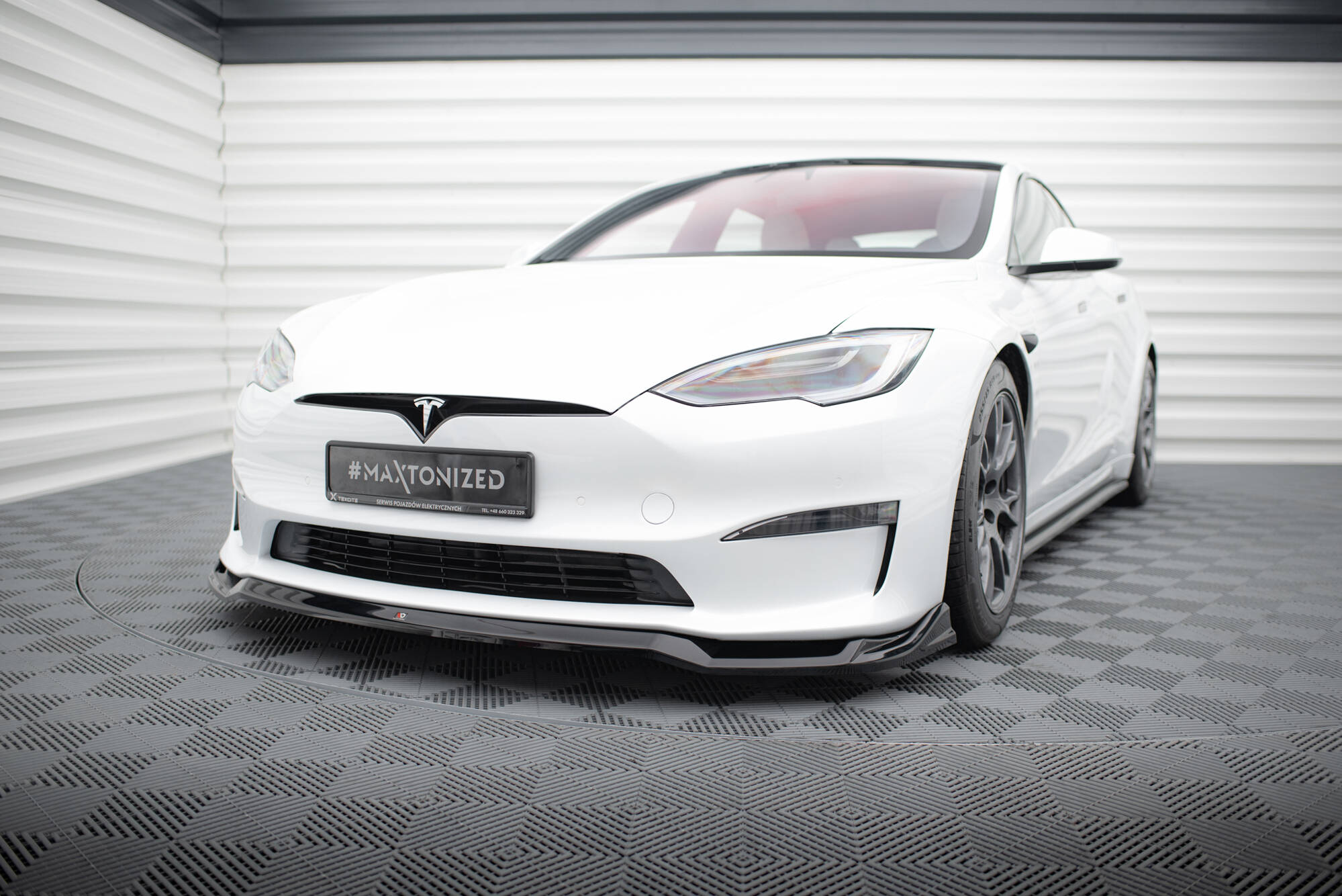 Front Splitter V.2 Tesla Model S Plaid Mk1 Facelift - 3