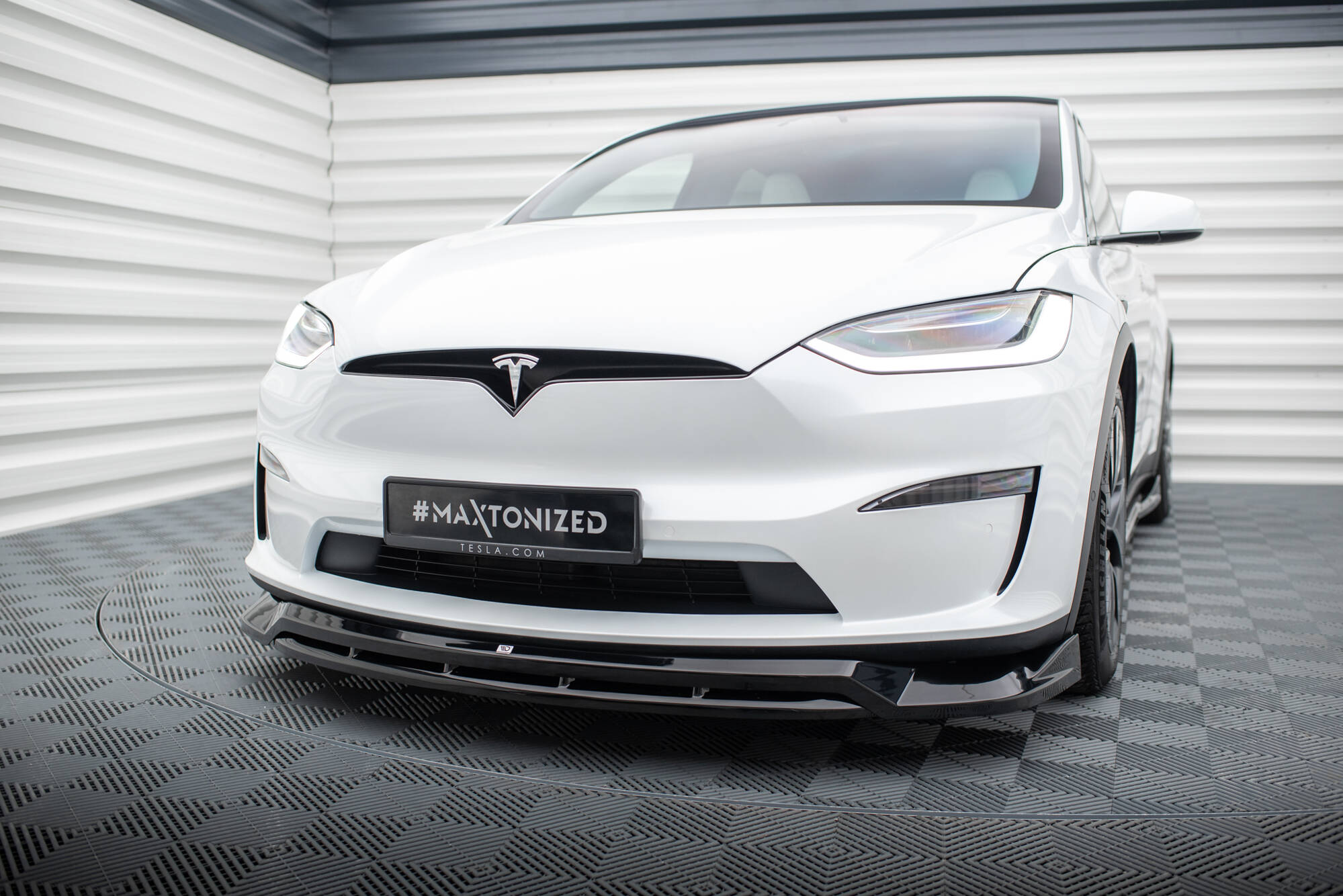 Front Splitter V.1 Tesla Model X Mk1 Facelift - 4