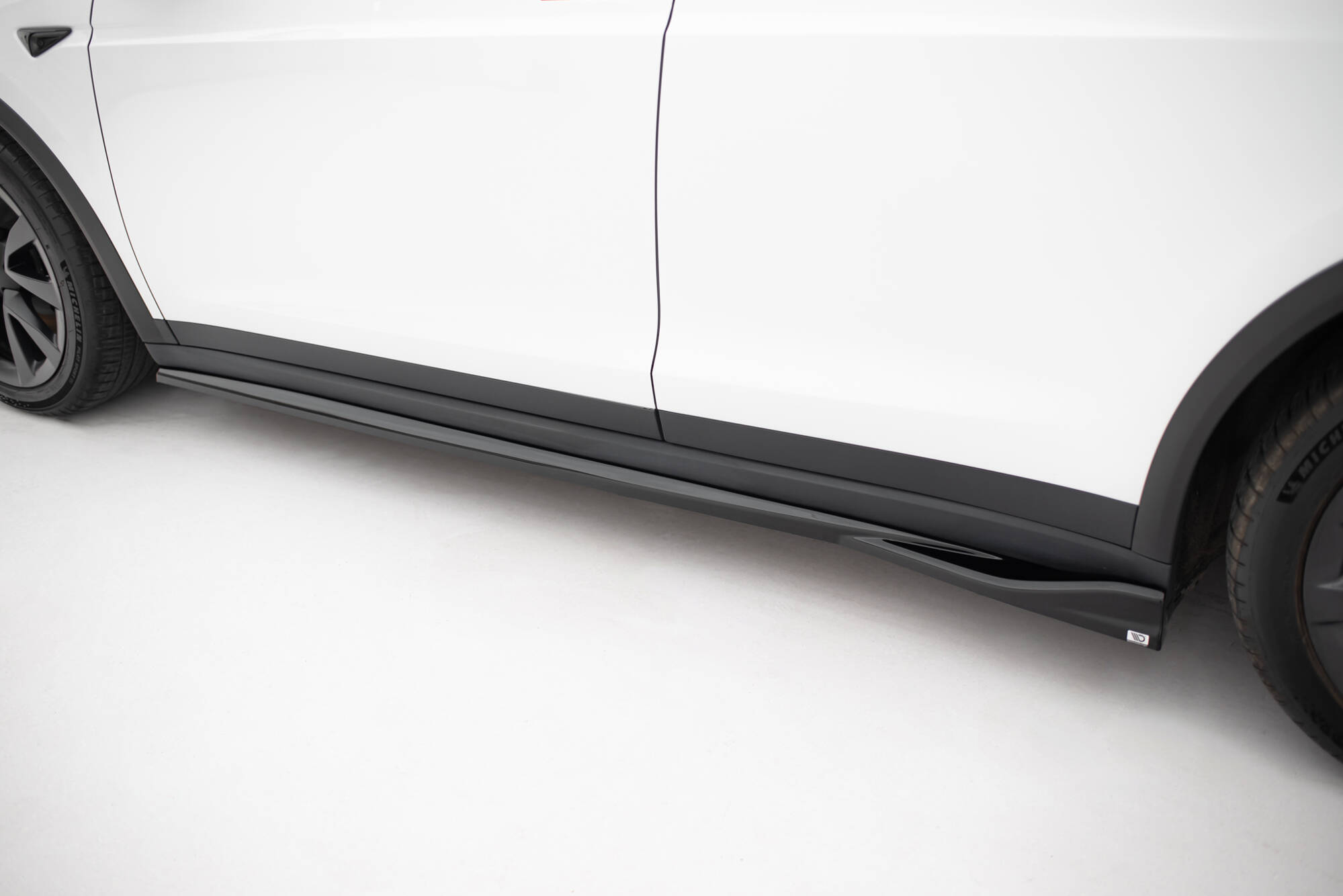Side Skirts Diffusers V.2 Tesla Model X Mk1 Facelift - 4