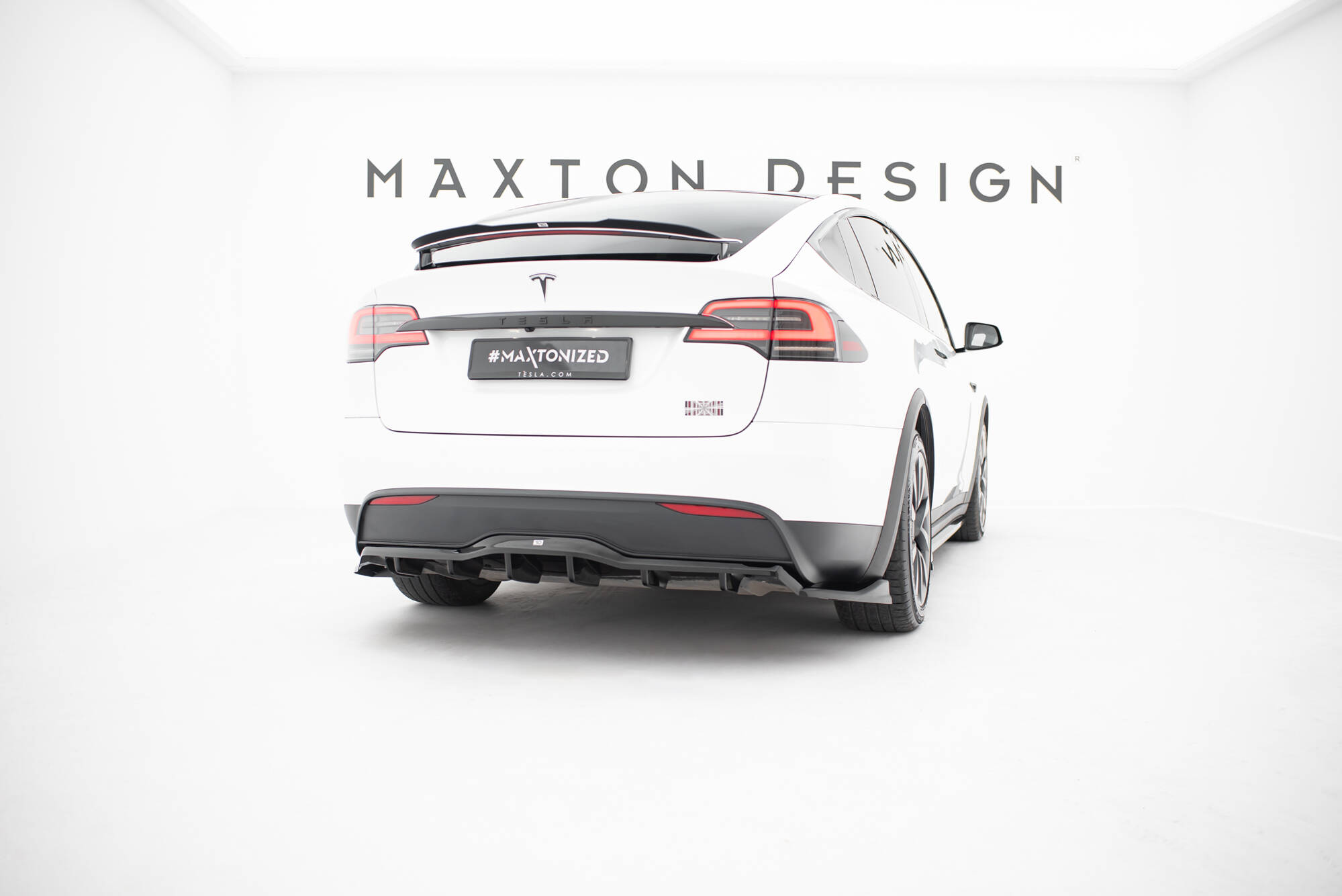 Rear Splitter (Vertical Bars) V.2 Tesla Model X Mk1 Facelift - 2