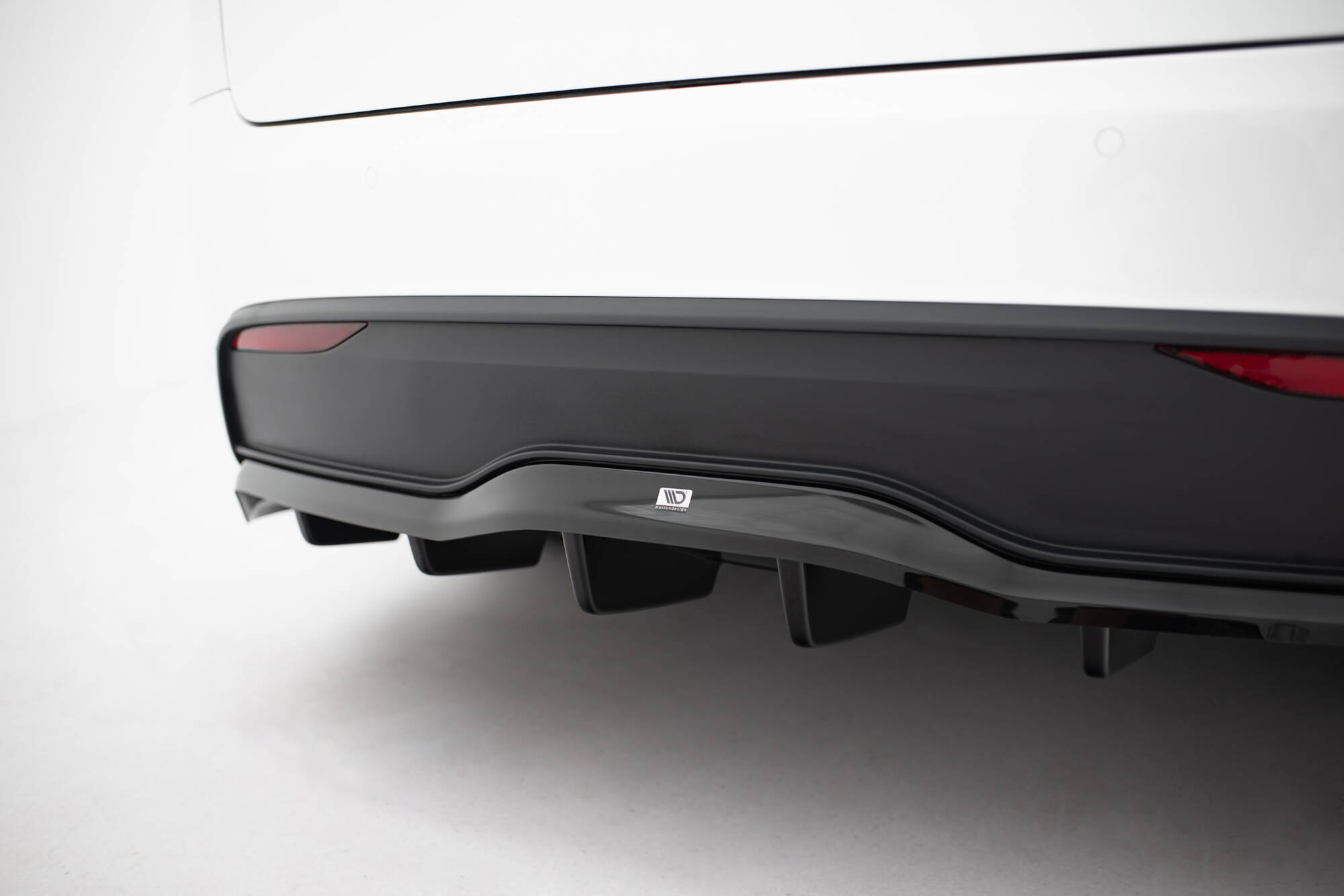 Rear Splitter (Vertical Bars) V.2 Tesla Model X Mk1 Facelift - 4