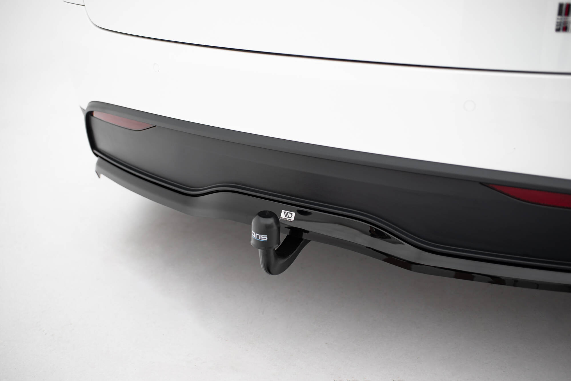 Rear Splitter (Vertical Bars) V.2 Tesla Model X Mk1 Facelift - 6