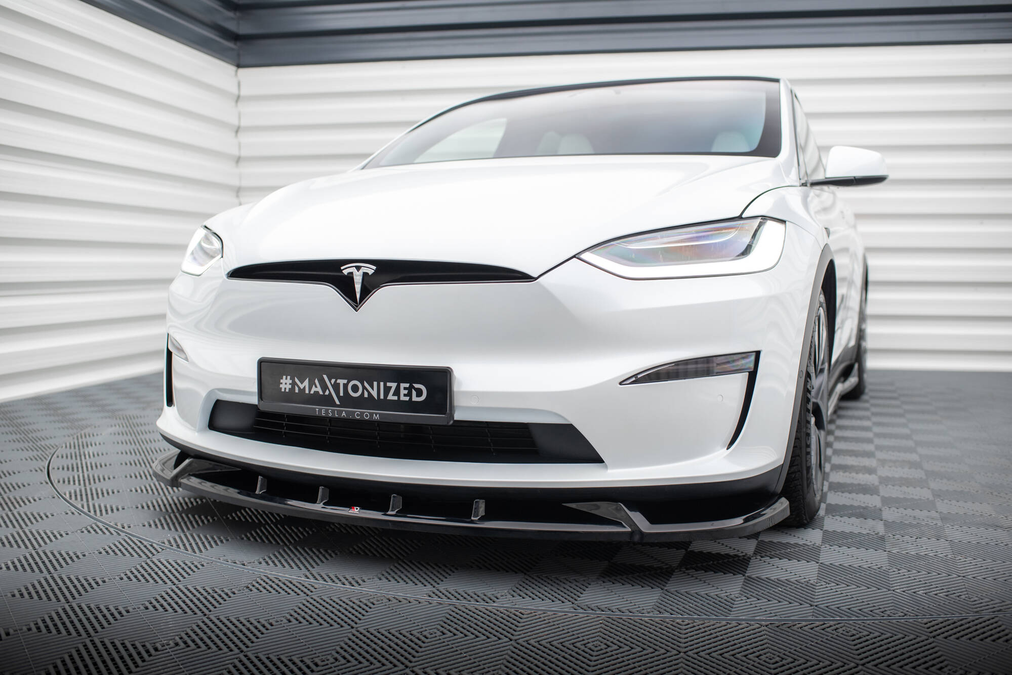 Front Splitter V.2 Tesla Model X Mk1 Facelift - 3
