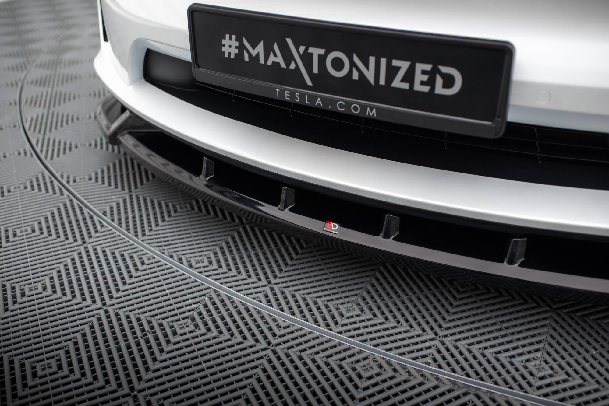 Front Splitter V.2 Tesla Model X Mk1 Facelift - 4