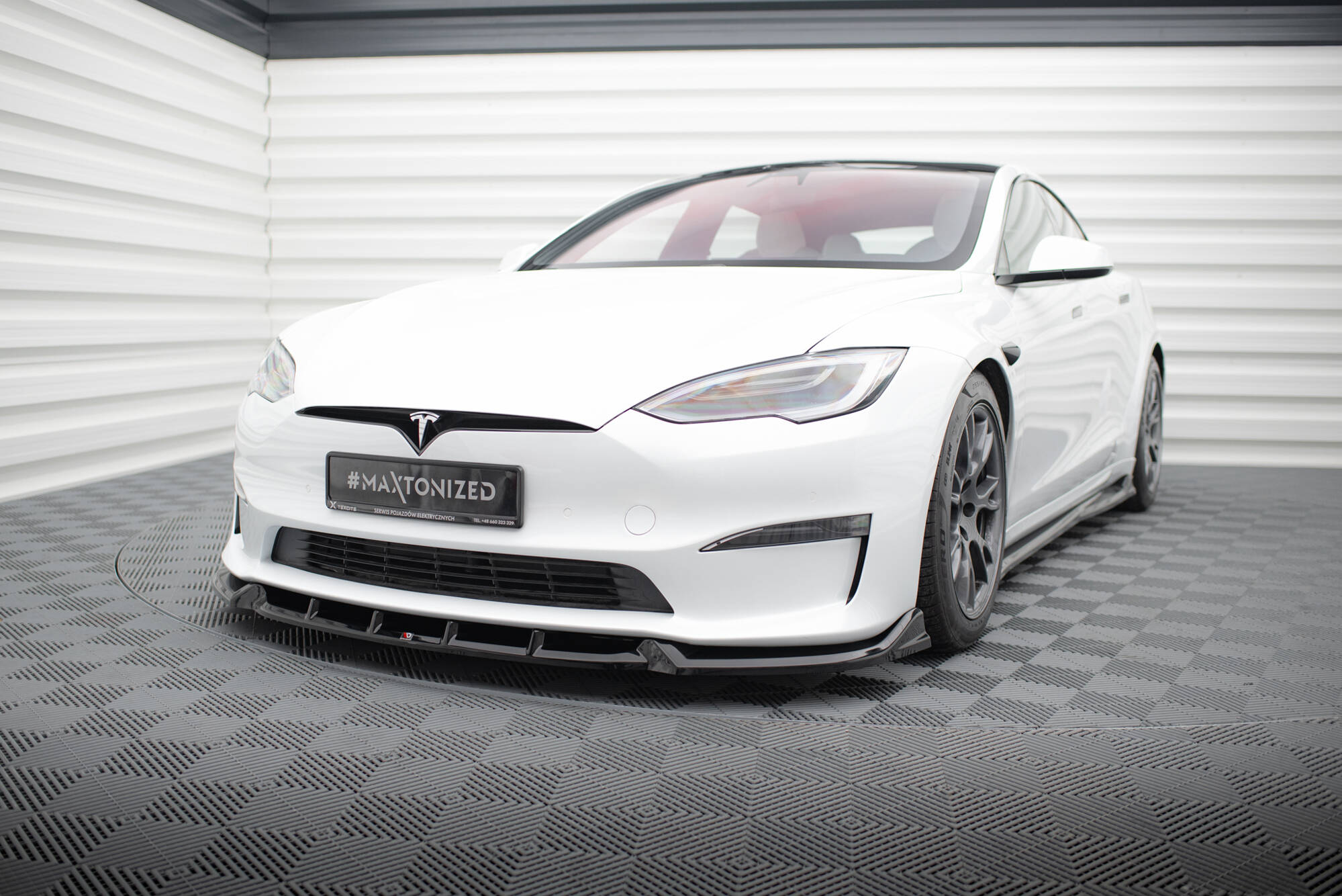 Front Splitter V.1 Tesla Model S Plaid Mk1 Facelift - 3