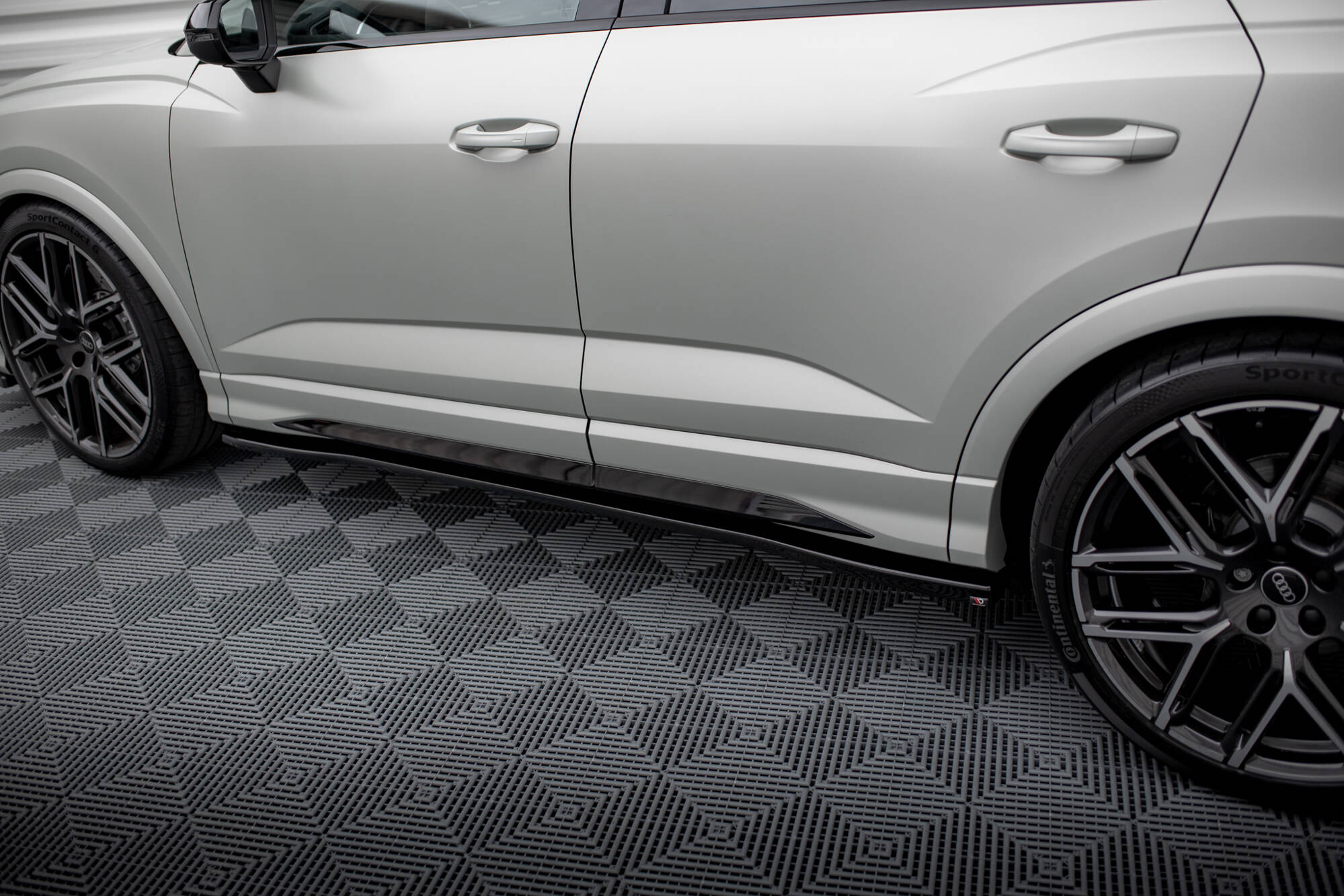 Side Skirts Diffusers Audi RSQ3 / Q3 S-Line F3 - 2