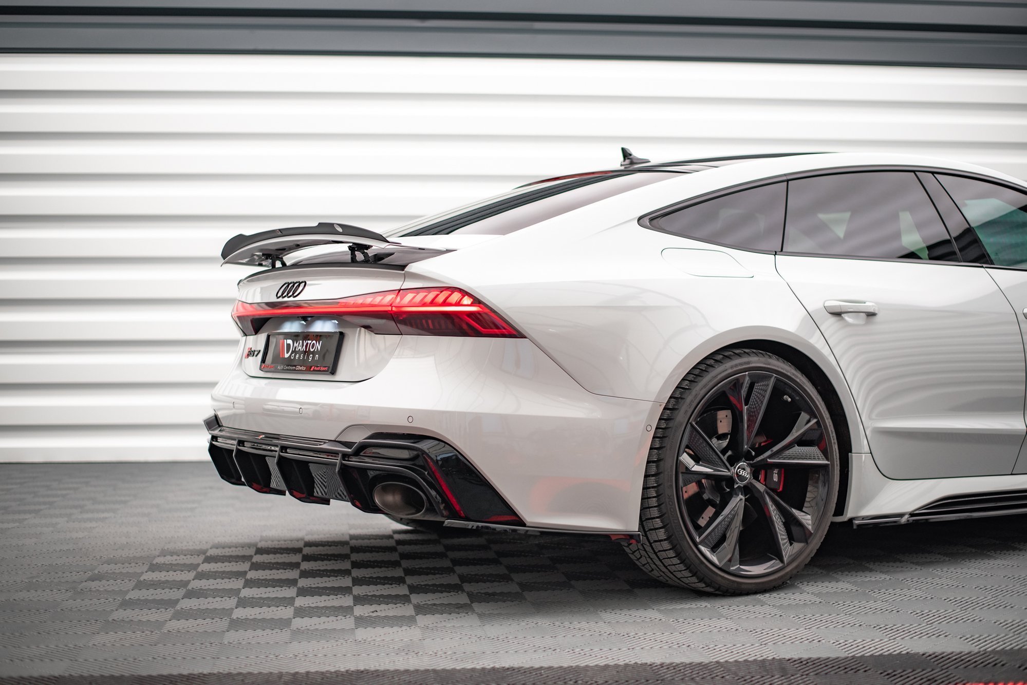 Rear Side Splitters V.2 Audi RS6 C8 / RS7 C8 (2019-) - 3