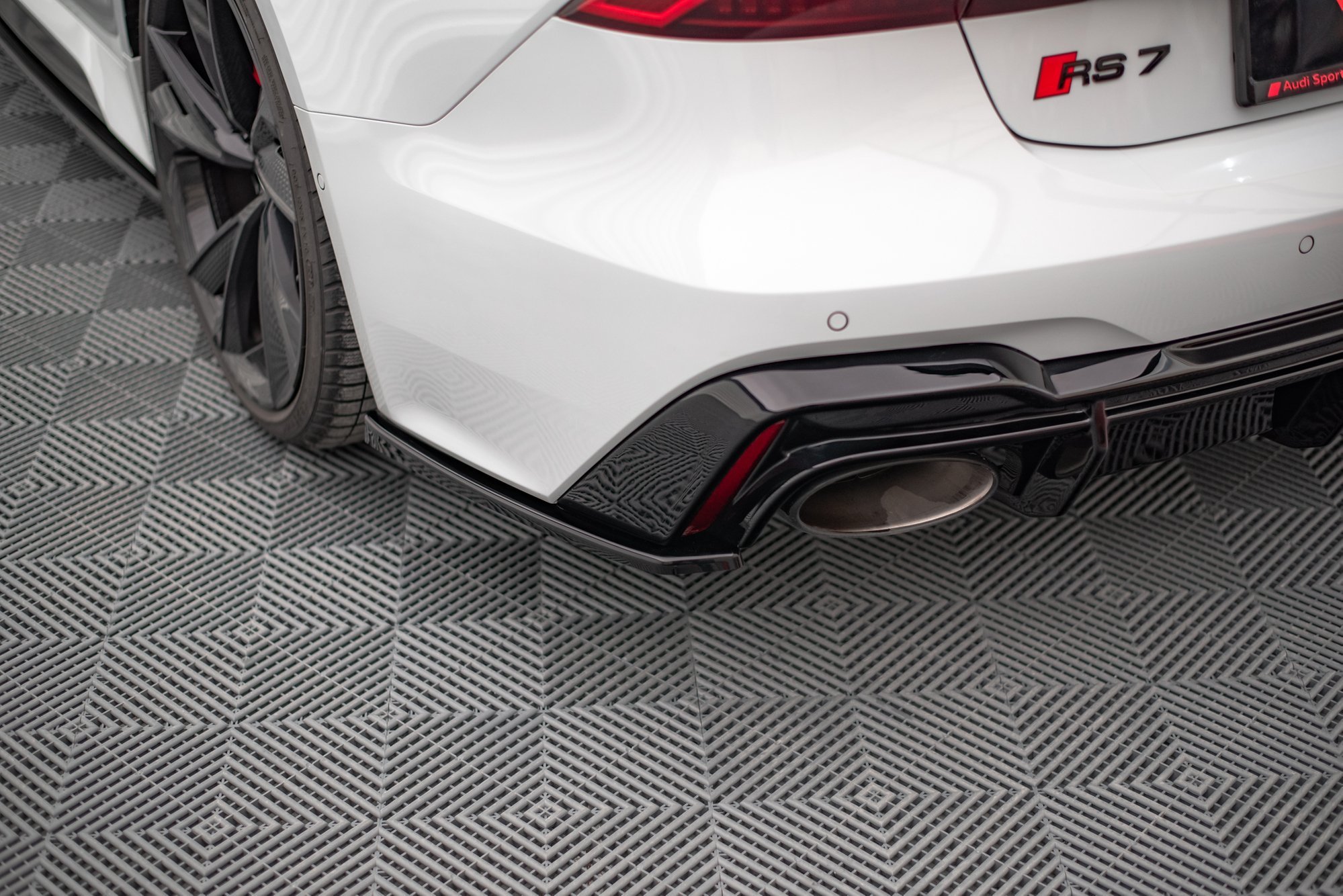Rear Side Splitters V.2 Audi RS6 C8 / RS7 C8 (2019-) - 2