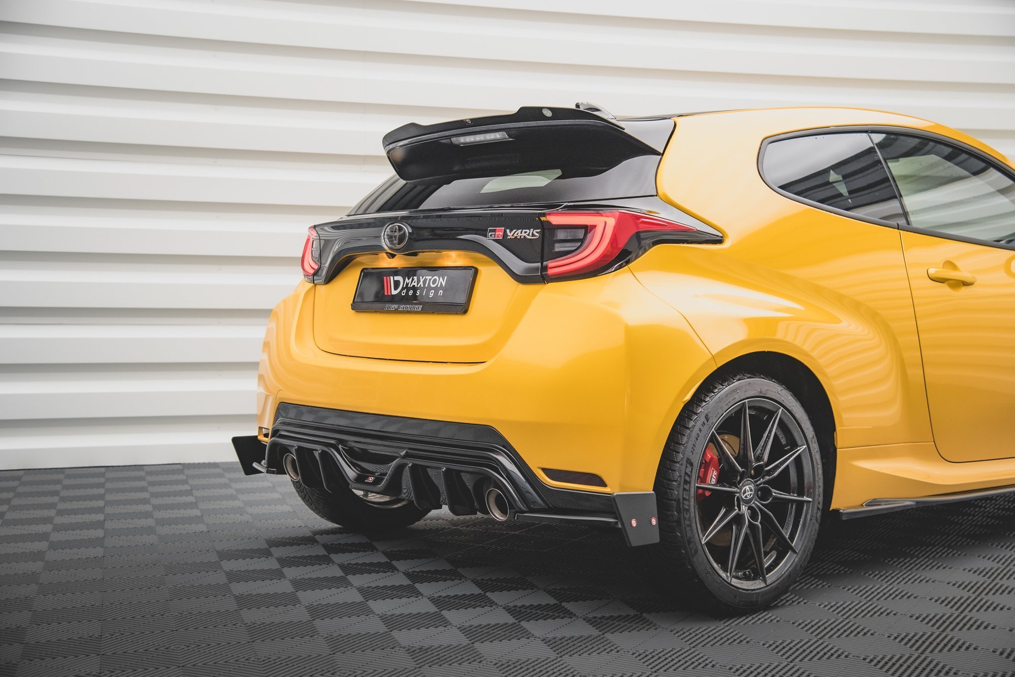 Rear Side Splitters V.4 + Flaps Toyota GR Yaris Mk4 - 2