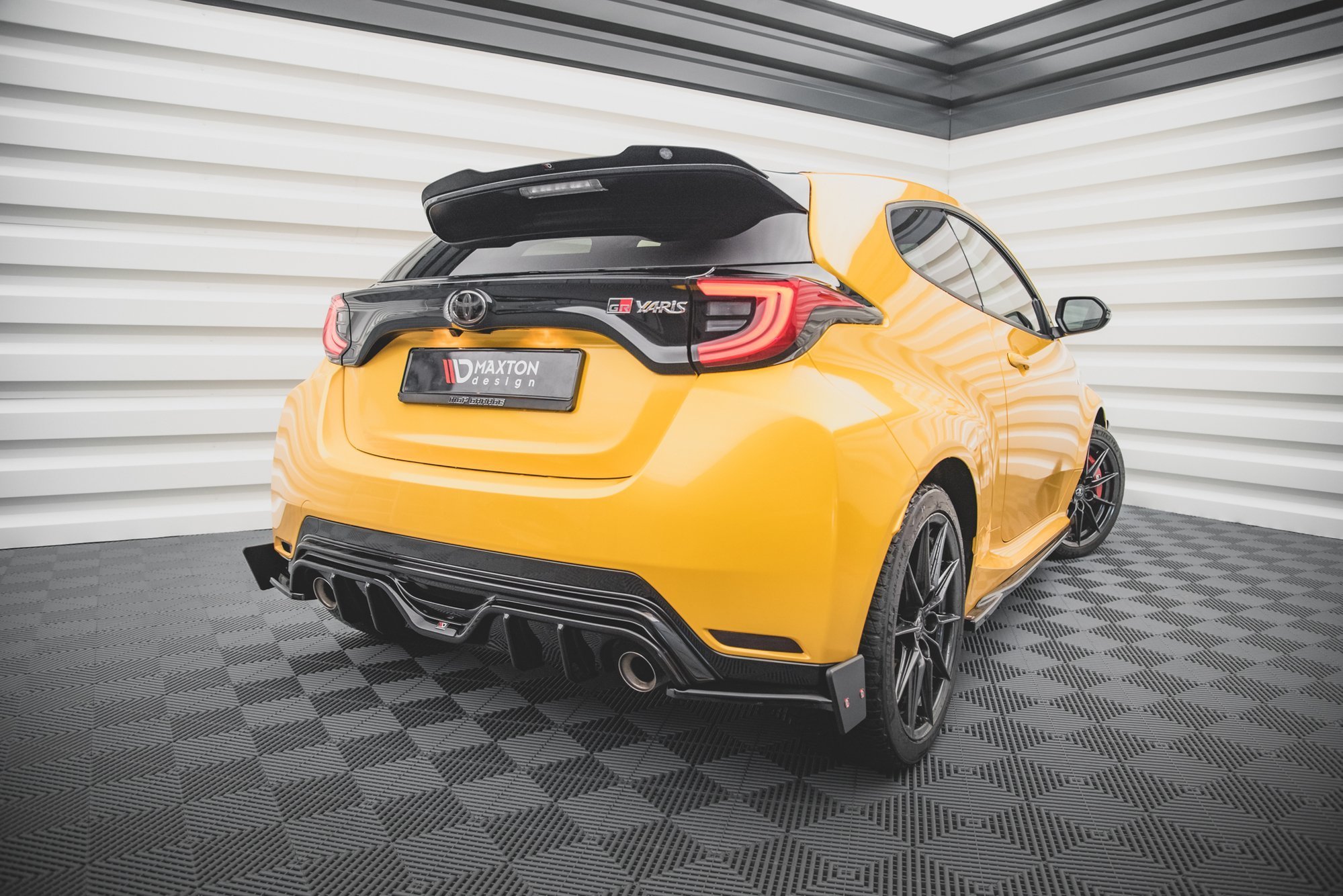 Rear Side Splitters V.4 + Flaps Toyota GR Yaris Mk4 - 5