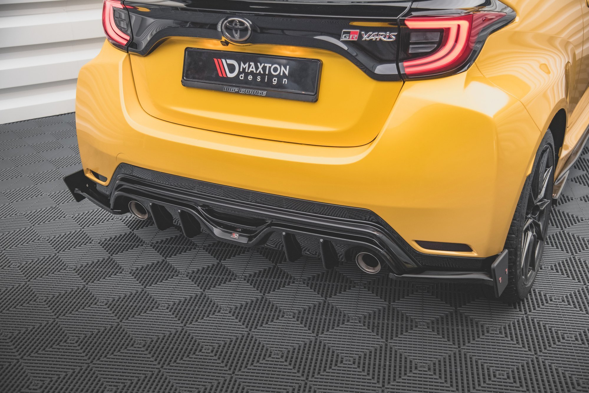 Rear Side Splitters V.4 + Flaps Toyota GR Yaris Mk4 - 3