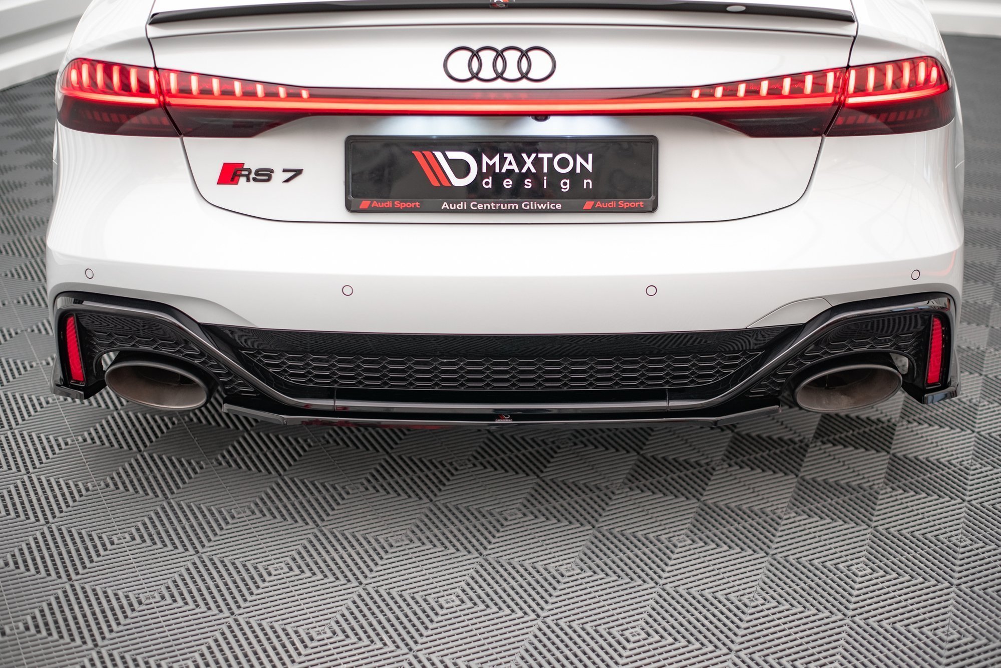 Central Rear Splitter Audi RS6 C8 / RS7 C8 (2019-) - 3