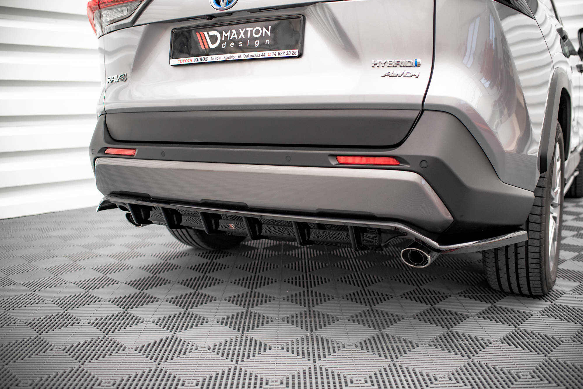 Central Rear Splitter (Vertical Bars) Toyota RAV4 MK5 (2019-) - 3