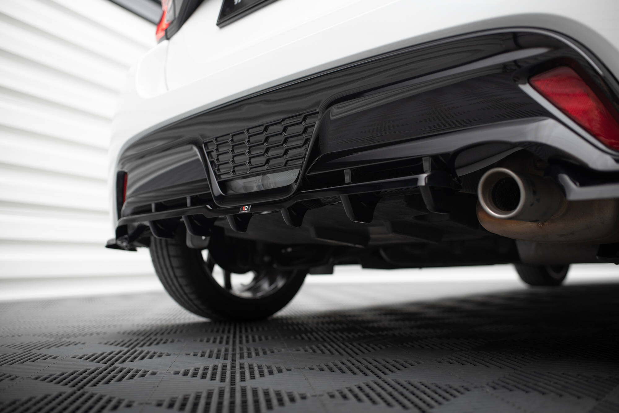 Central Rear Splitter (Vertical Bars) Toyota Yaris GR Sport Mk4 - 4