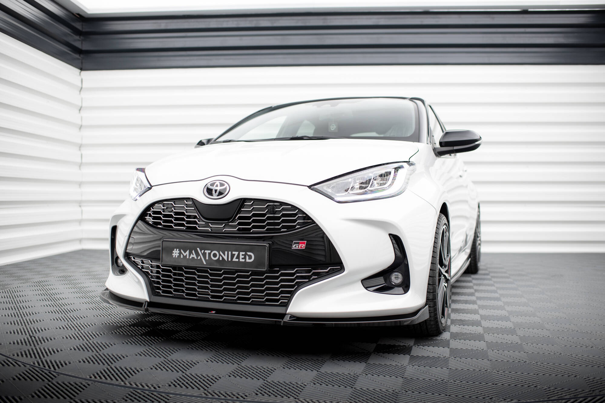 Front Splitter V.3 Toyota Yaris Mk4 - 3