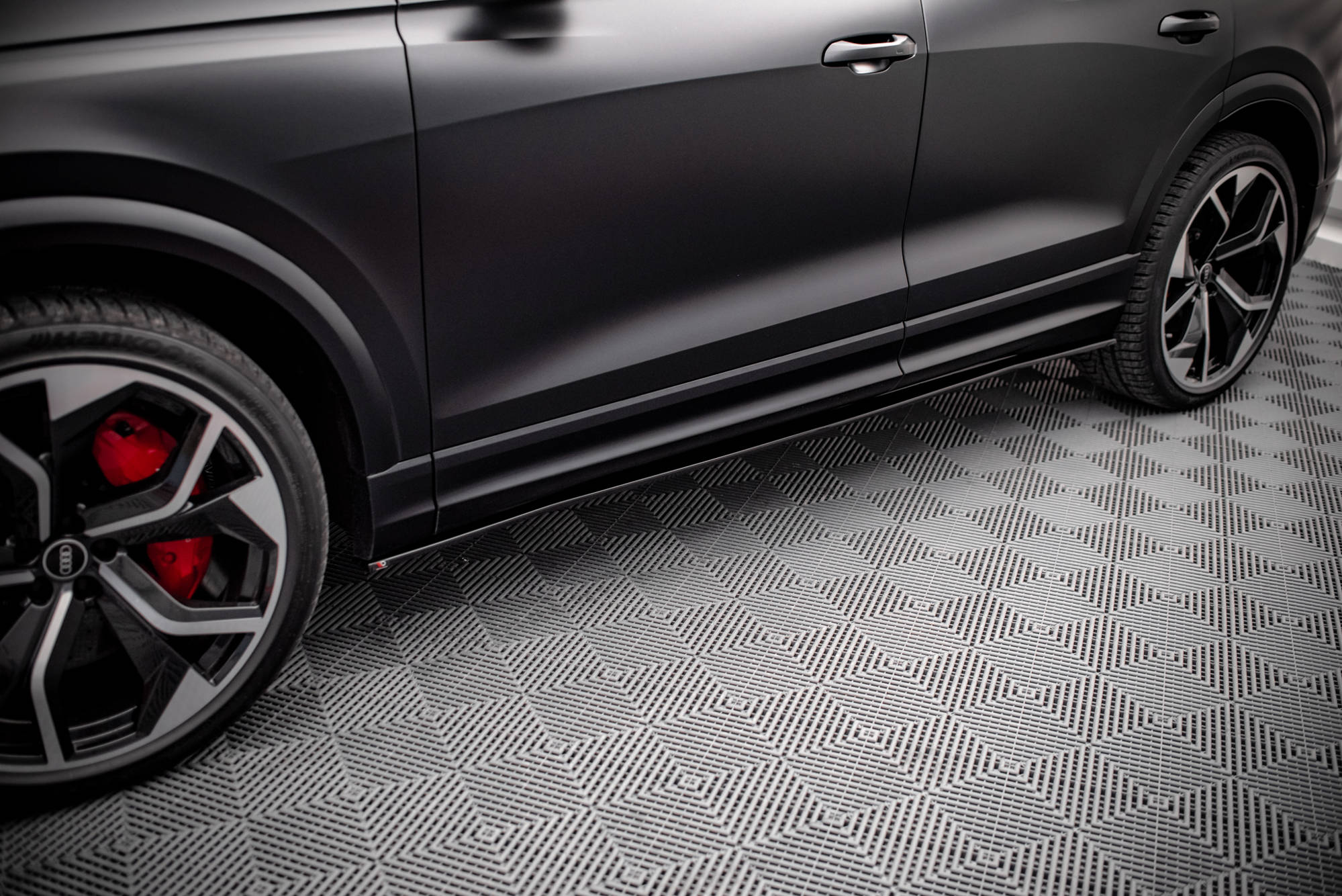 Side Skirts Diffusers Audi RSQ8 MK1 - 4