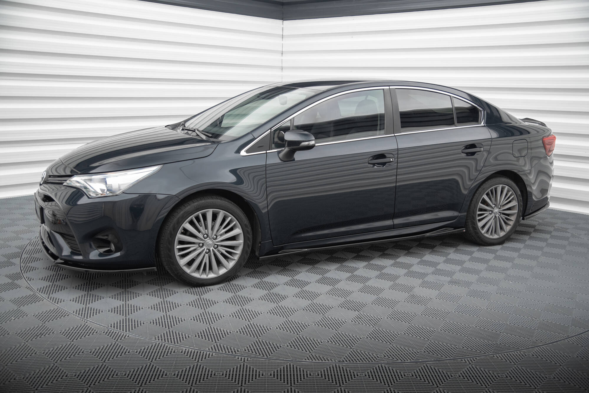 Side Skirts Diffusers Toyota Avensis Mk3 Facelift - 2
