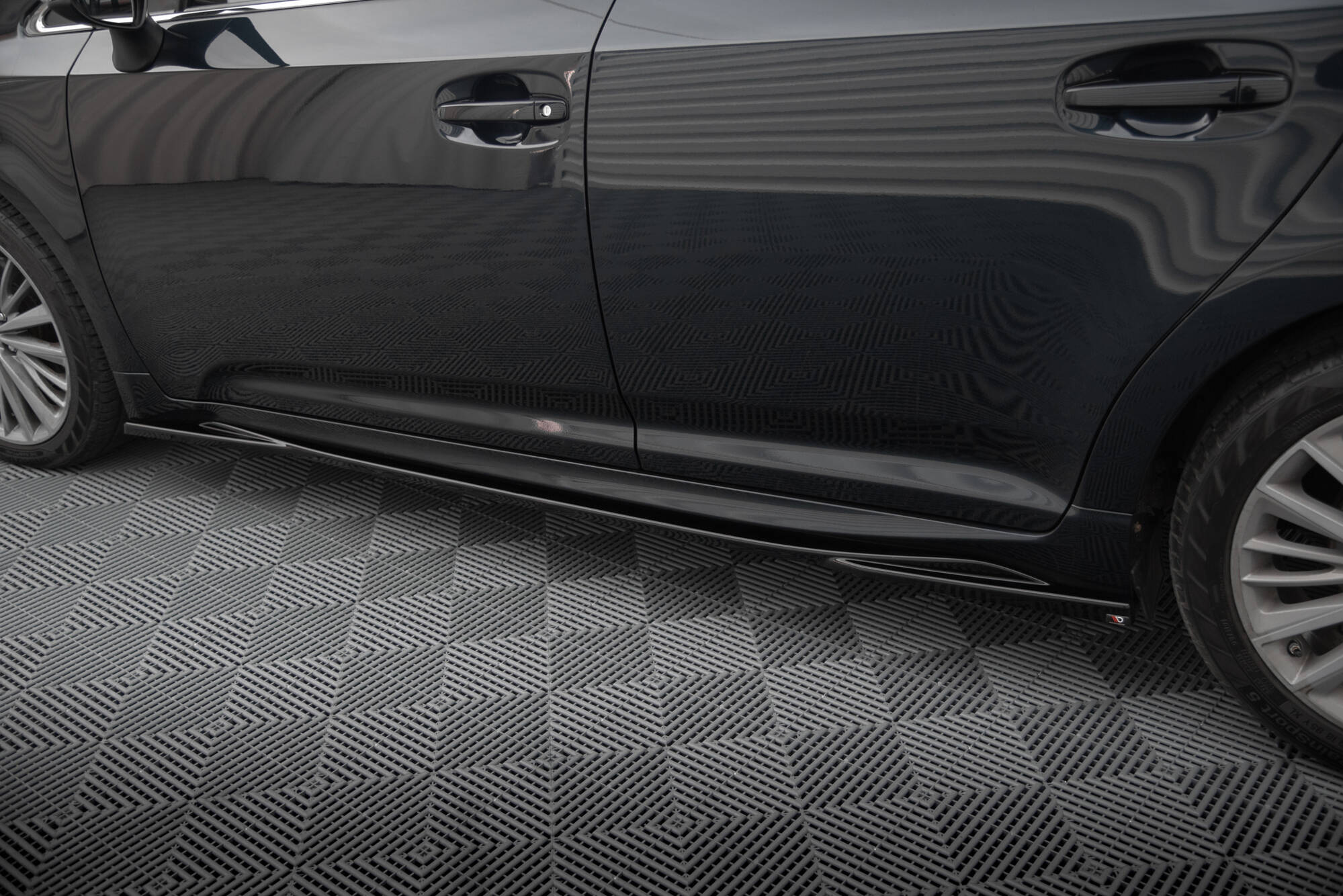 Side Skirts Diffusers Toyota Avensis Mk3 Facelift - 4