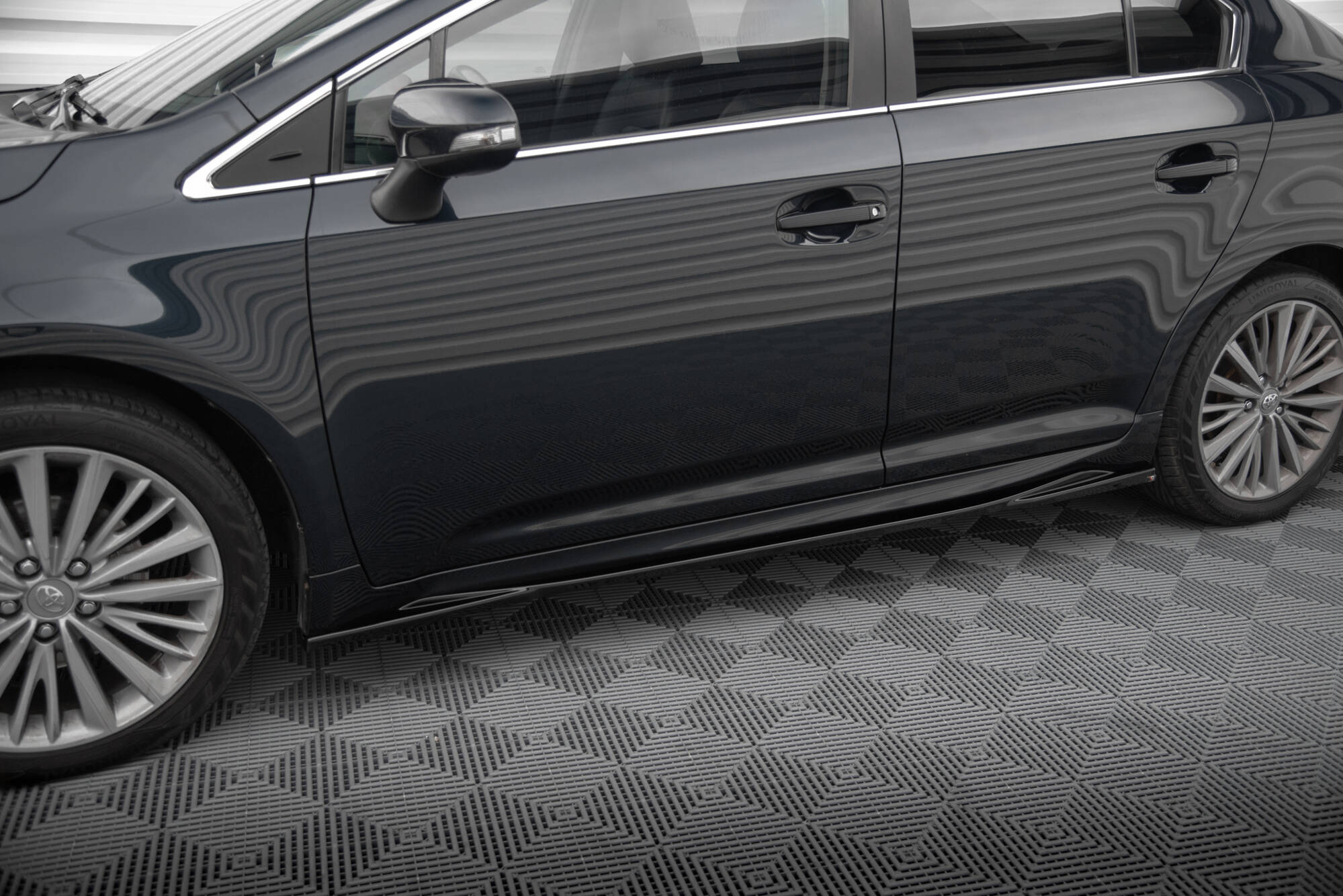 Side Skirts Diffusers Toyota Avensis Mk3 Facelift - 3