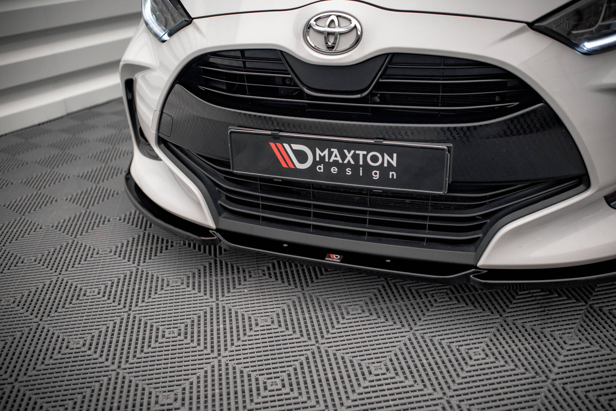 Front Splitter V.1 + Flaps Toyota Yaris Mk4 - 3
