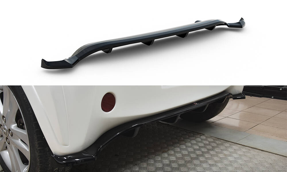 Central Rear Splitter (Vertical Bars) Toyota IQ