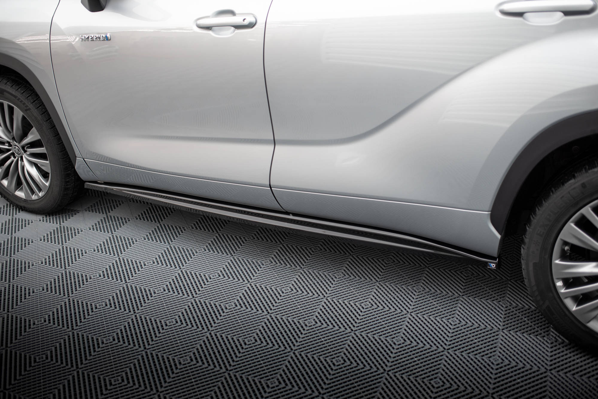 Side Skirts Diffusers Toyota Highlander Mk4 - 4