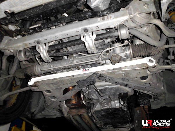 BMW 3-SERIES E92 06+ 3.5 ULTRARACING FRONT LOWER TIEBAR