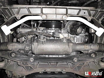 LEXUS LS 430 06+ ULTRARACING 2-POINT FRONT LOWER BAR 1690