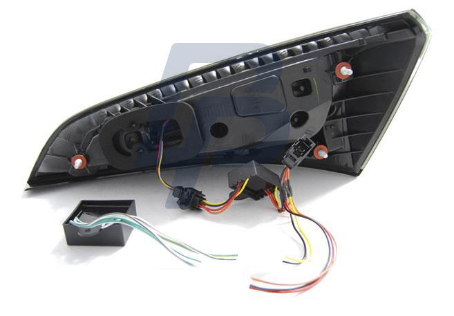 AUDI Q5 08-12 RÖKTONADE LED BAKLAMPOR - 5