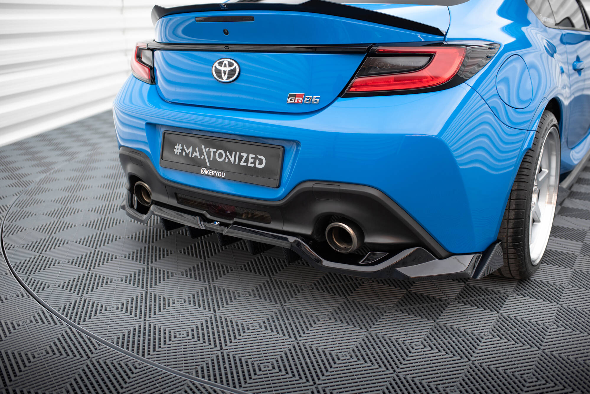 Central Rear Splitter (Vertical Bars) V.3 Toyota GR86 Mk1 - 3
