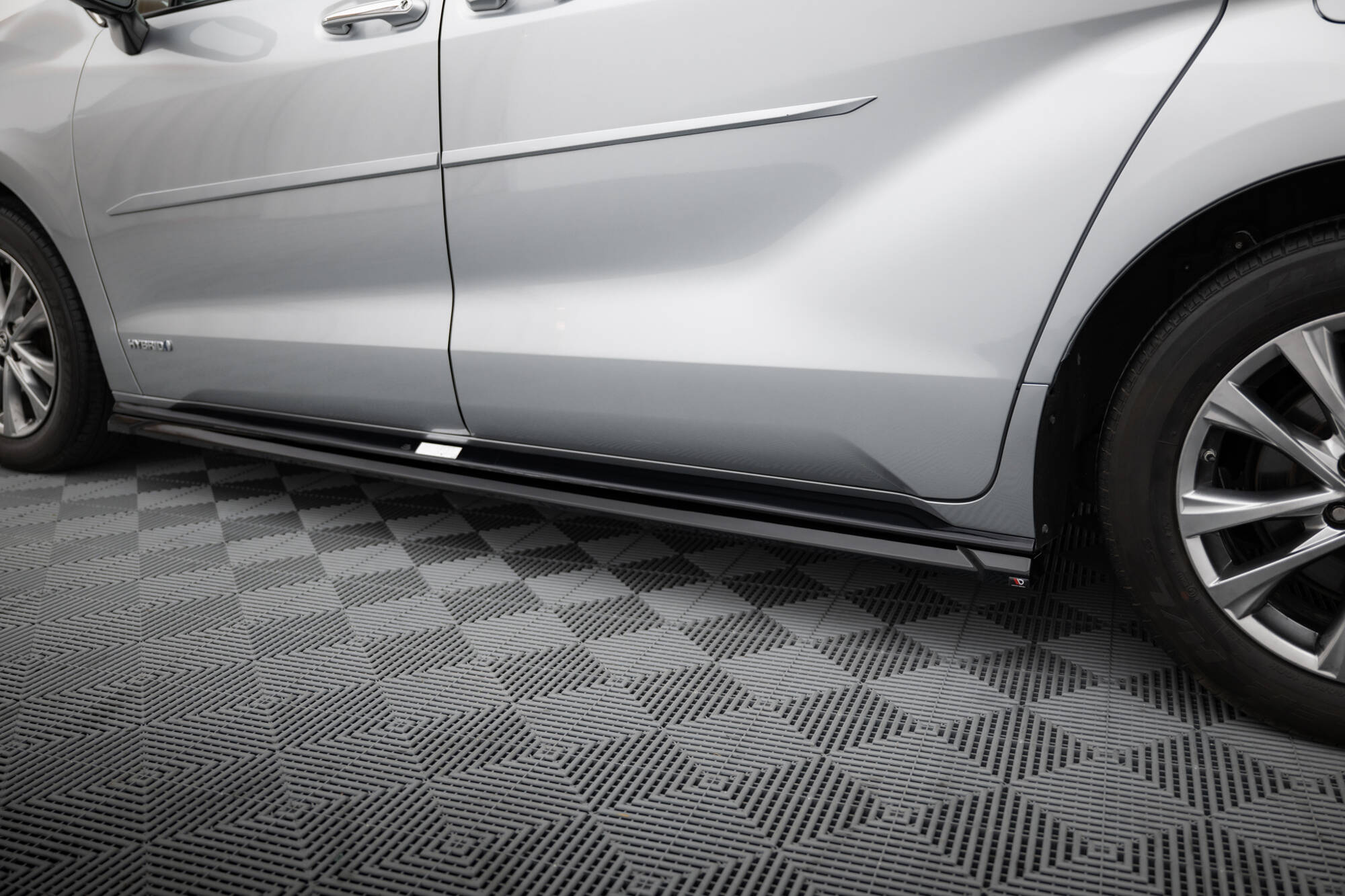 Side Skirts Diffusers Toyota Sienna Mk4 - 4