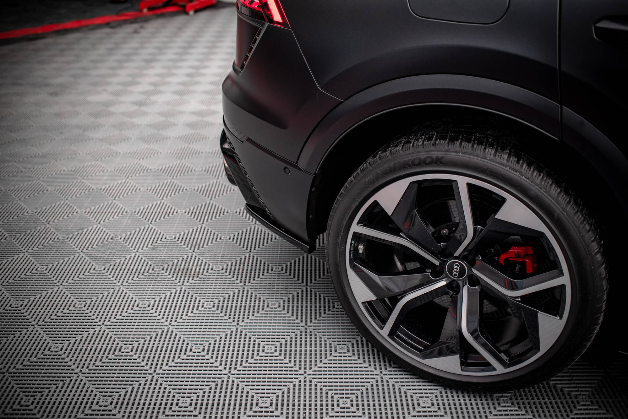 Rear Side Splitters Audi RSQ8 Mk1 - 4