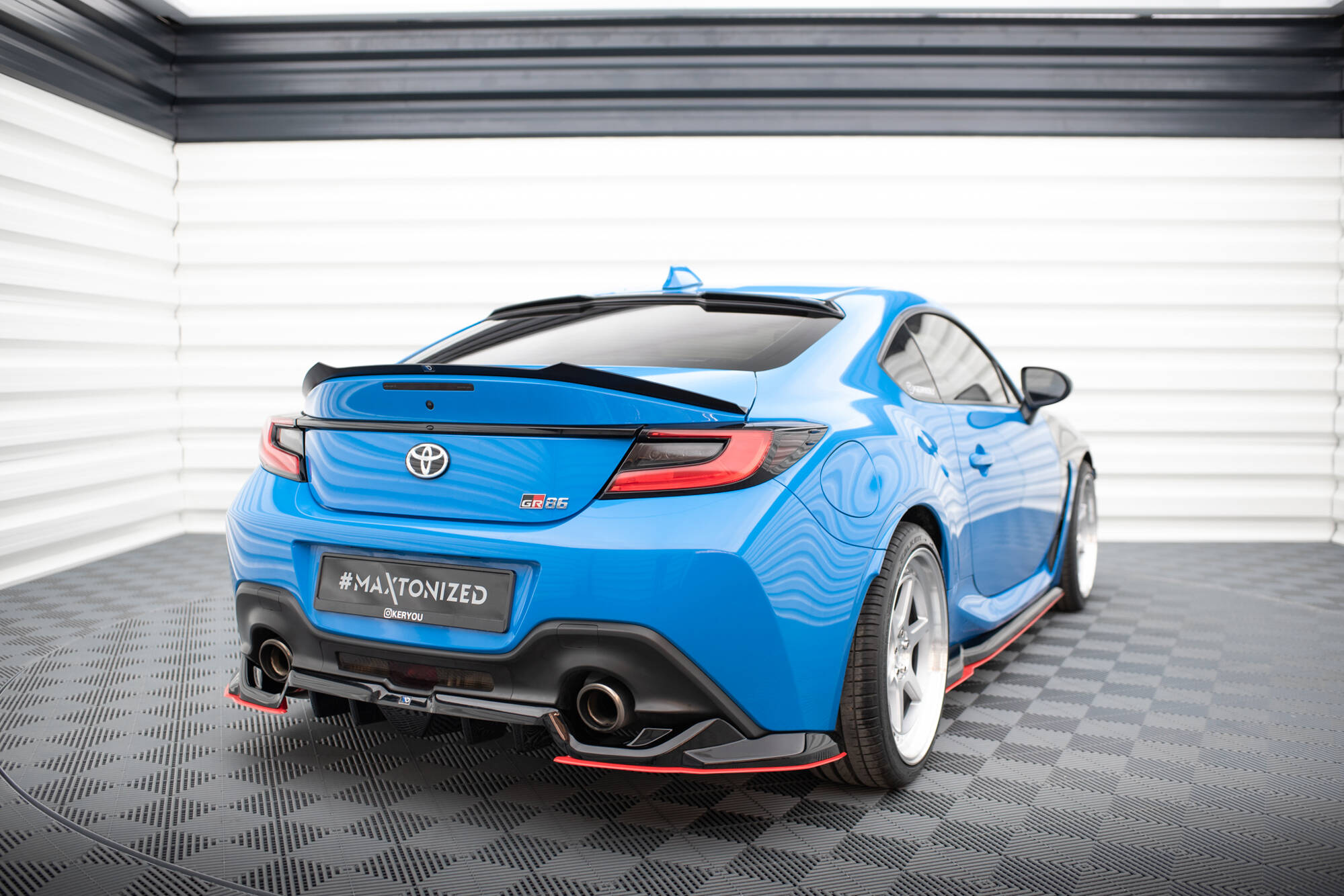 Central Rear Splitter (Vertical Bars) V.2 Toyota GR86 Mk1 - 2