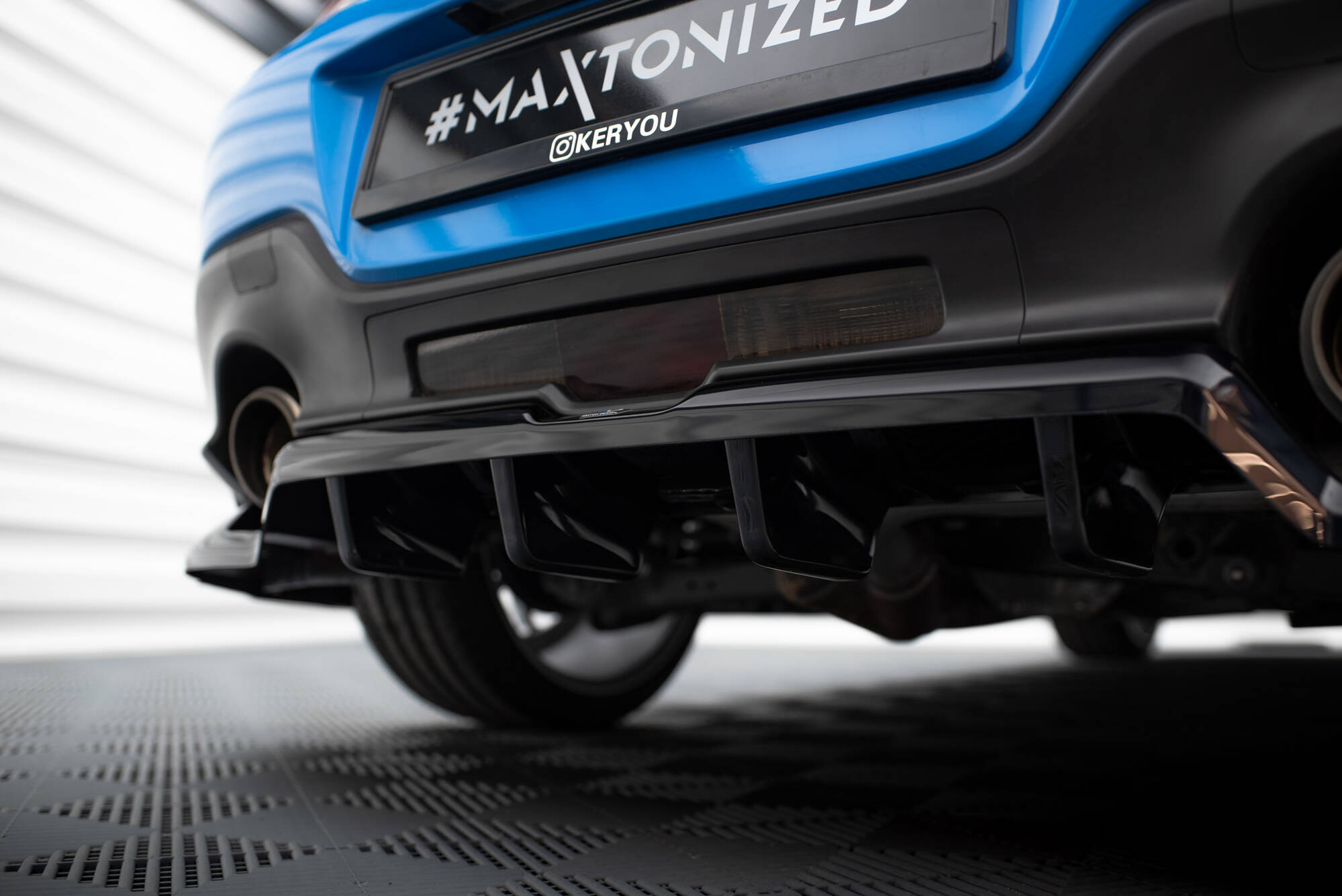Central Rear Splitter (Vertical Bars) V.1 + Flaps Toyota GR86 Mk1 - 6