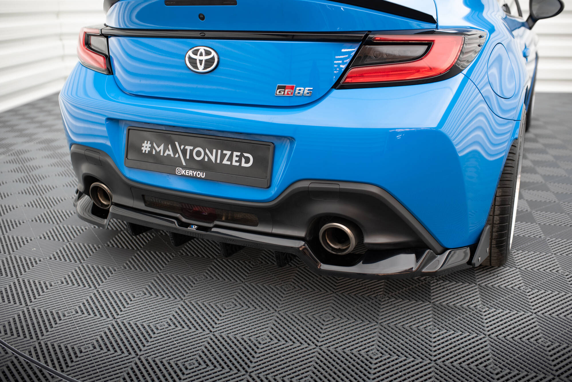 Central Rear Splitter (Vertical Bars) V.1 + Flaps Toyota GR86 Mk1 - 3