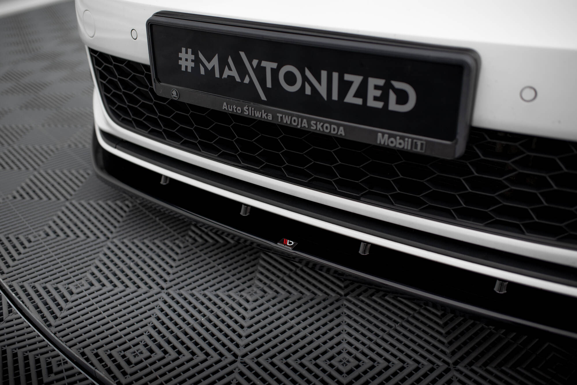 Front Splitter V.1 VW Golf 7 GTI Facelift - 3