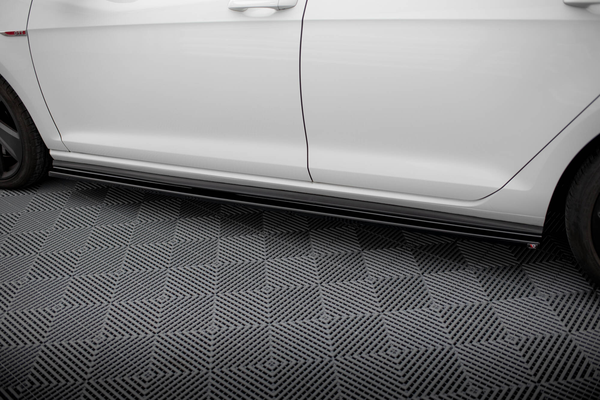 SIDE SKIRTS DIFFUSERS V.1 SUITABLE FOR VOLKSWAGEN GOLF GTI / GTD MK7 / MK7 FACELIFT (WIDE) – MAXTON DESIGN - 4