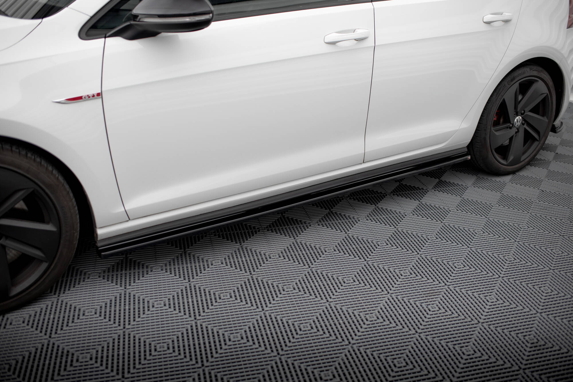SIDE SKIRTS DIFFUSERS V.1 SUITABLE FOR VOLKSWAGEN GOLF GTI / GTD MK7 / MK7 FACELIFT (WIDE) – MAXTON DESIGN - 3