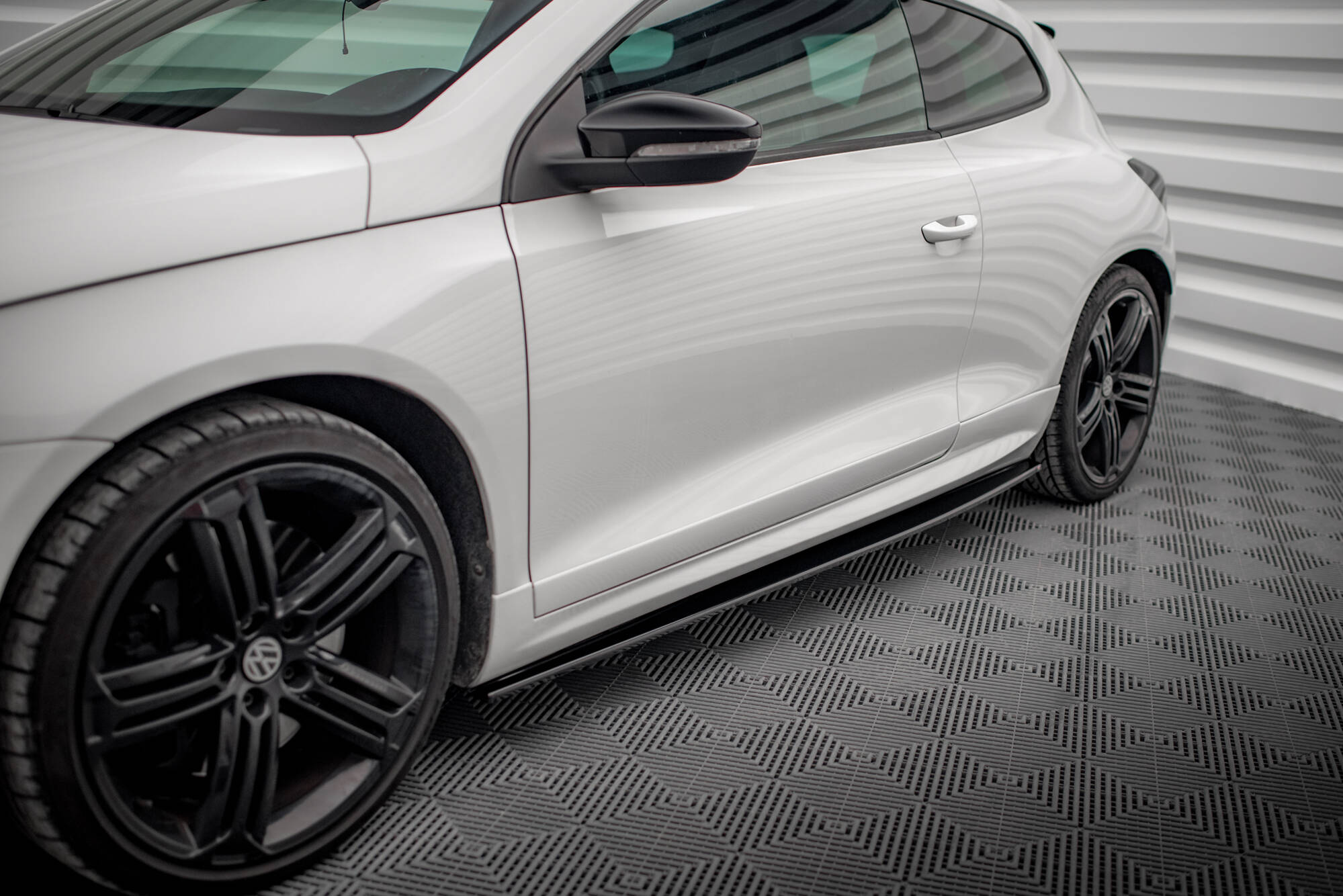 Side Skirts Diffusers V.1 Volkswagen Scirocco R Mk3 - 2