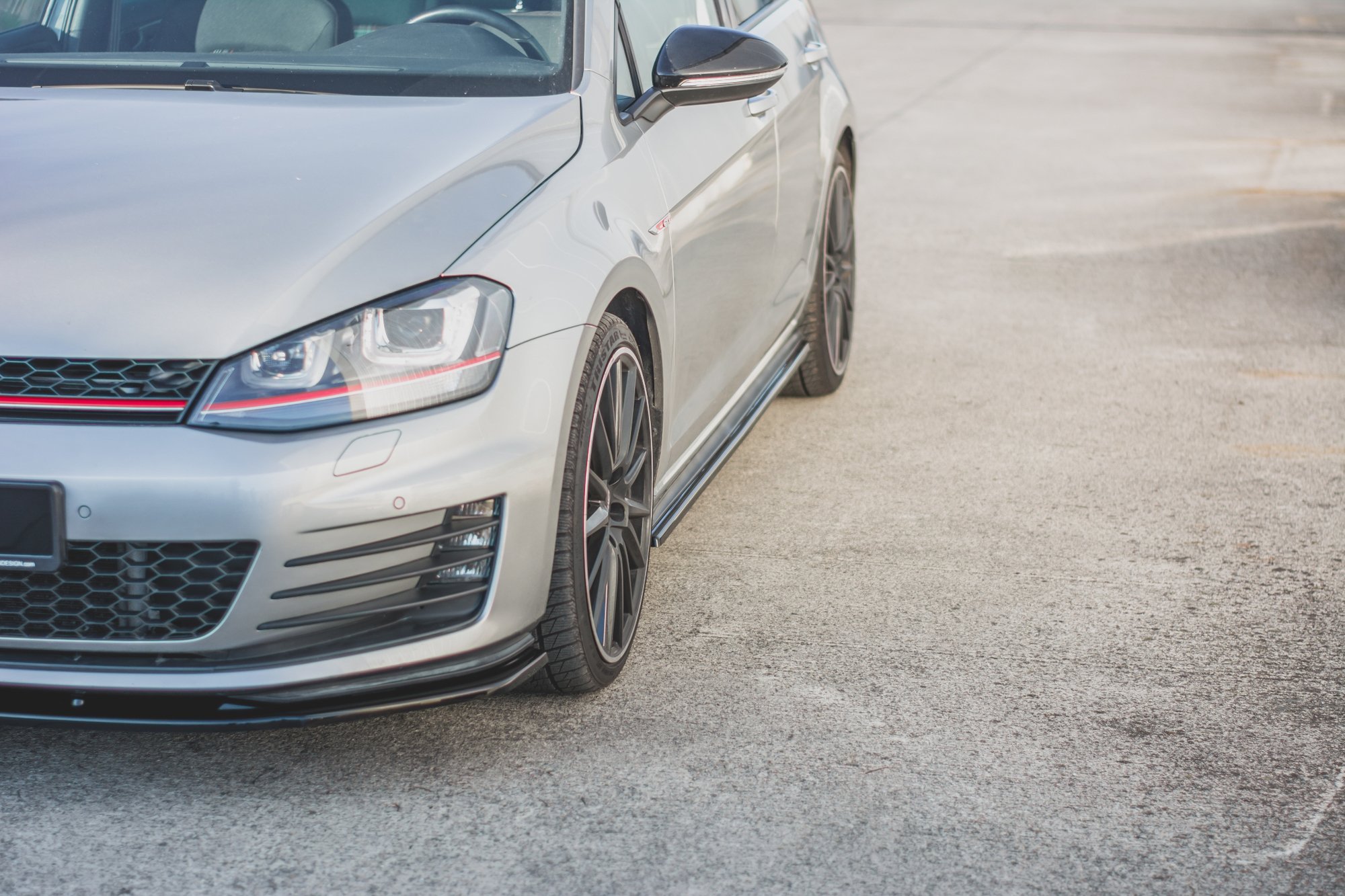 Side Skirts Diffusers V2 VW Golf 7 GTI (2013-2016) - 2